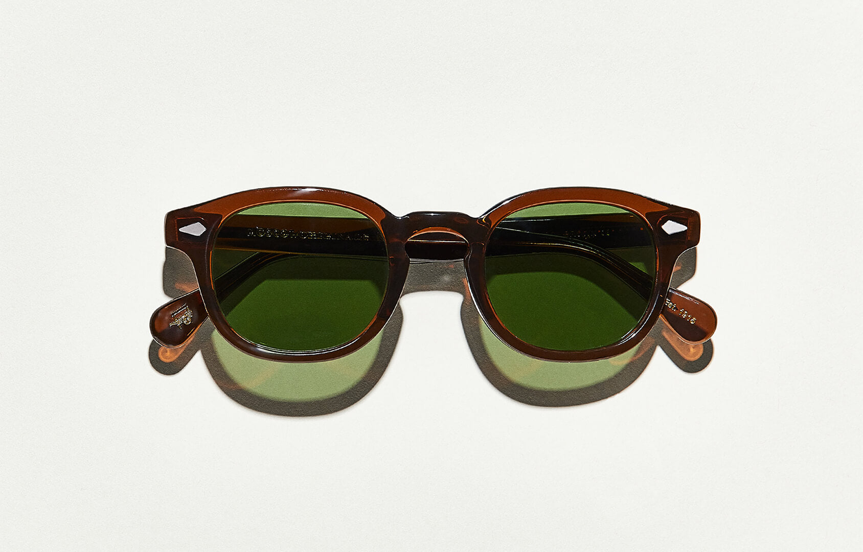 ARE POLARIZED SUNGLASSES BETTER FOR DRIVING? A MOSCOT GUIDE TO POLARIZED SUNGLASSES AND DRIVING