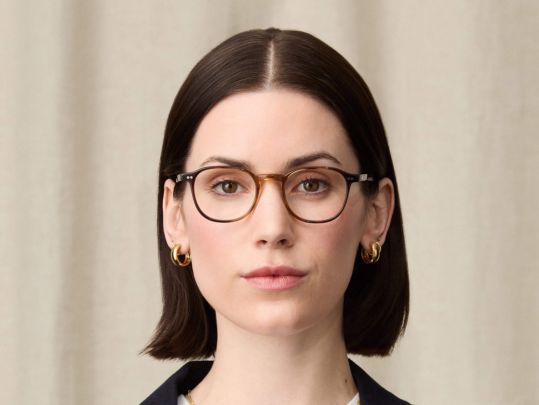 Model is wearing The ARTHUR in size 48 in Tobacco Model is wearing The ARTHUR in size 48 in Tobacco