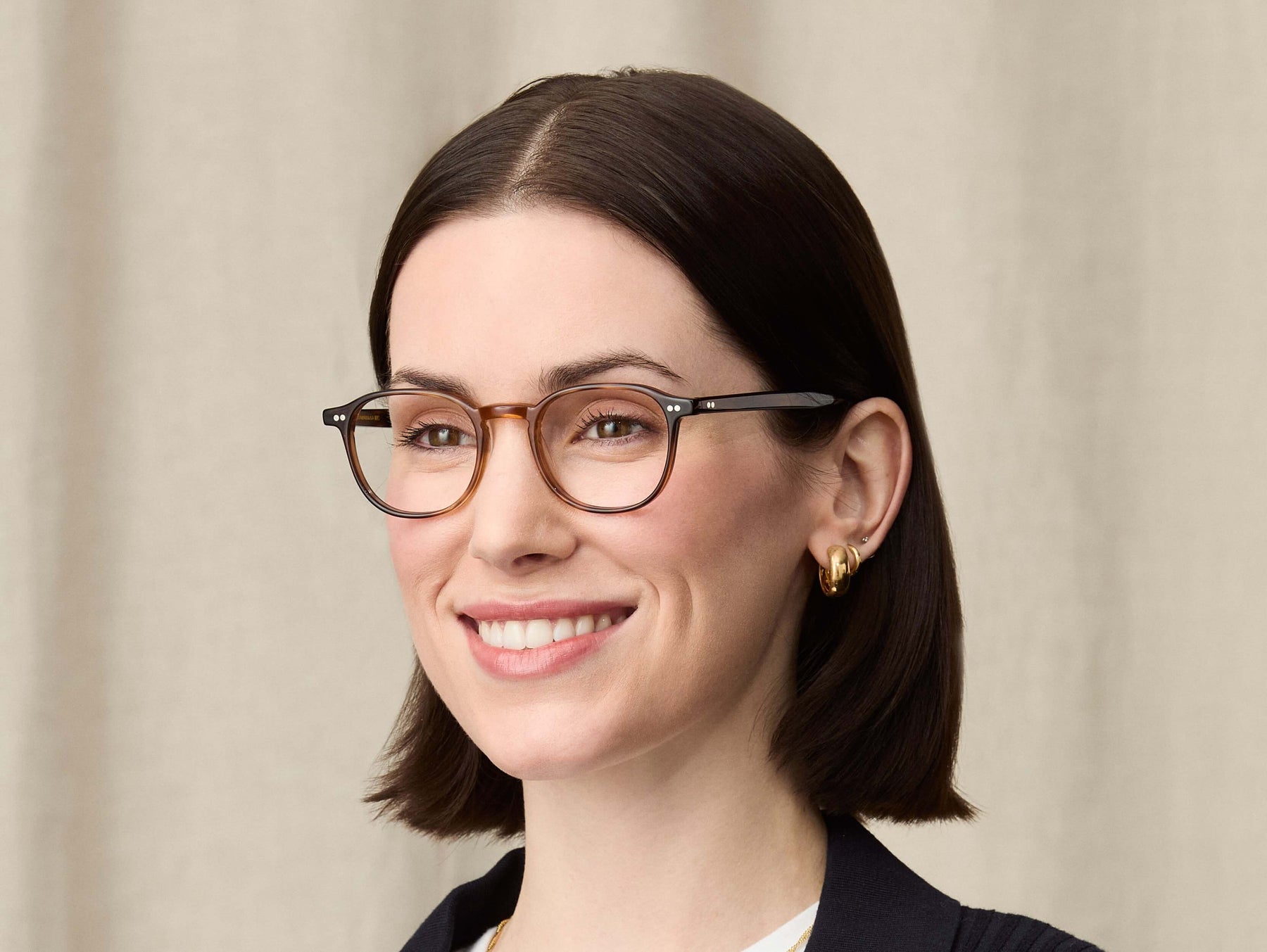 Model is wearing The ARTHUR in size 48 in Tobacco Model is wearing The ARTHUR in size 48 in Tobacco