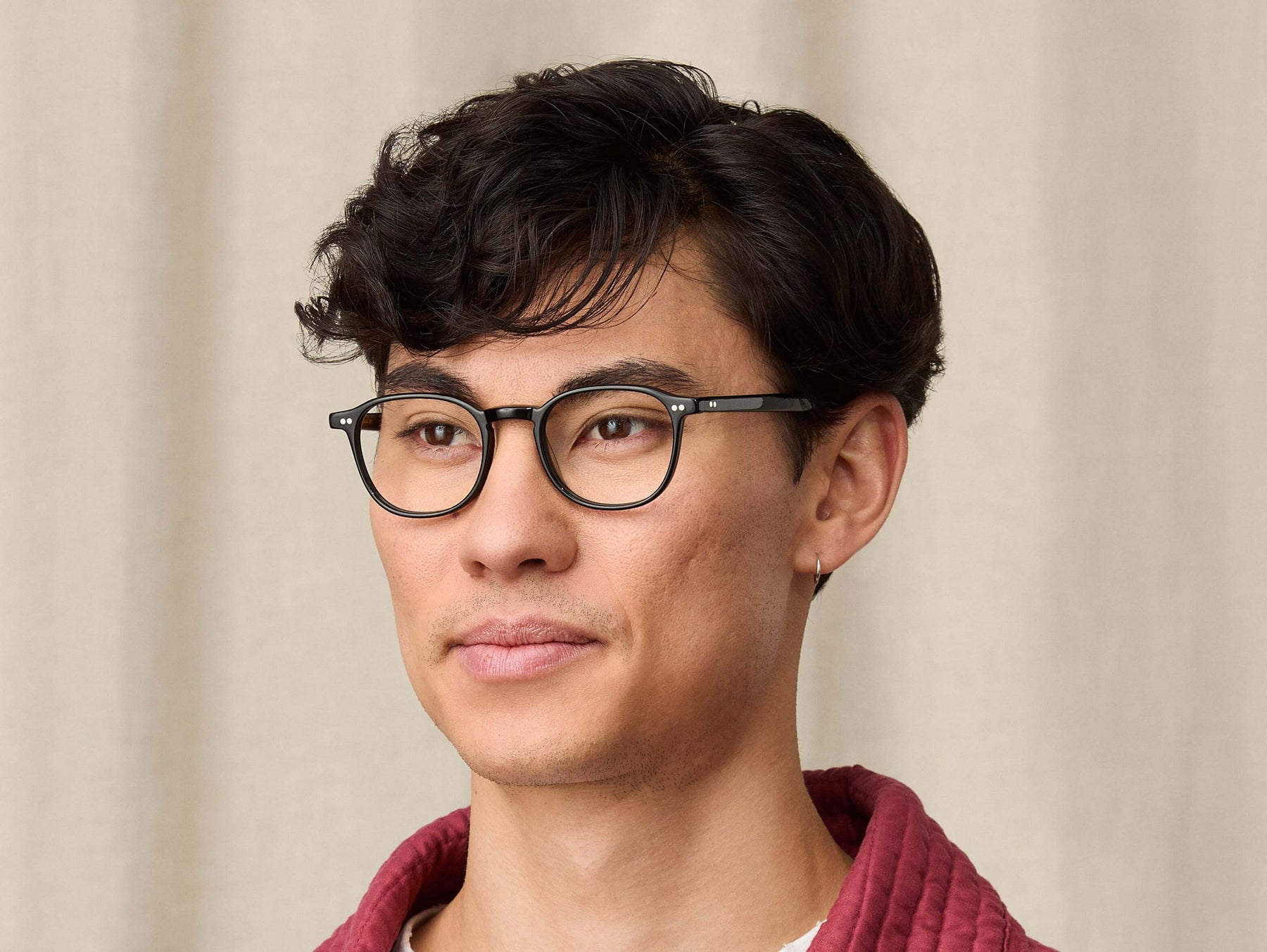 Model is wearing The ARTHUR in size 48 in Black Model is wearing The ARTHUR in size 48 in Black