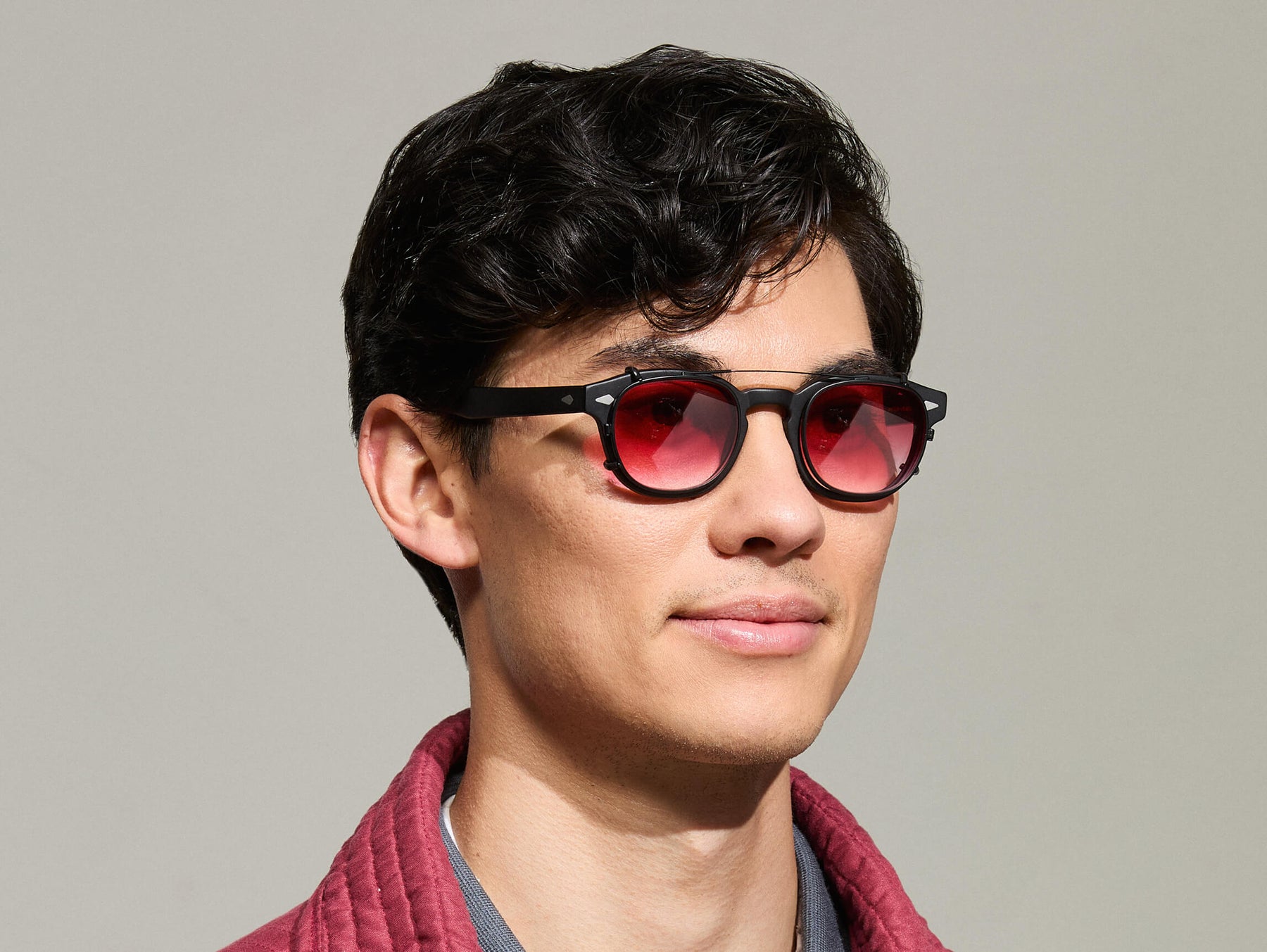 The Model is wearing The CLIPTOSH in Matte Black in size 46 with Big Apple Fade Tinted Lenses The Model is wearing The CLIPTOSH in Matte Black in size 46 with Big Apple Fade Tinted Lenses