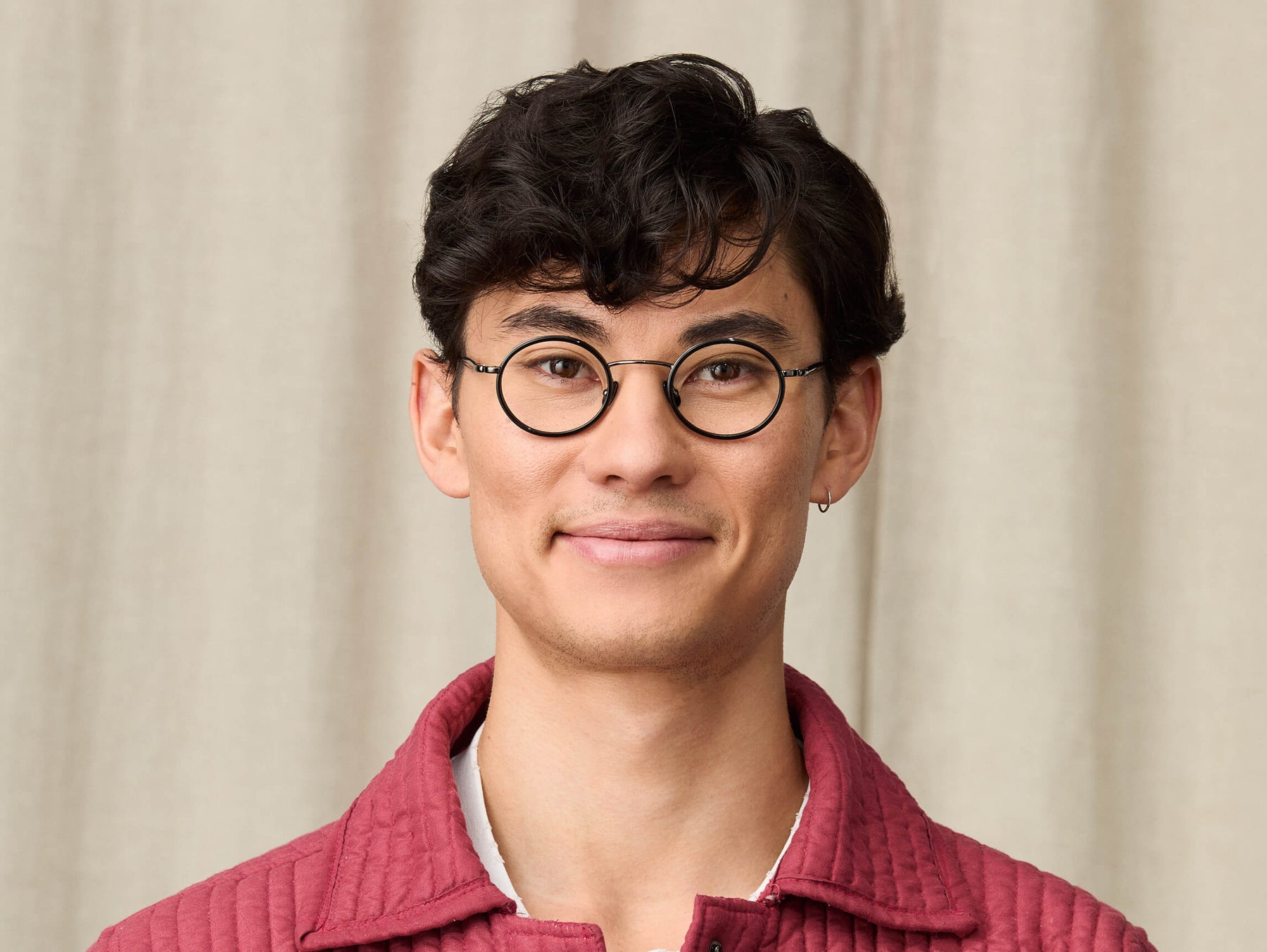 Model is wearing The COSNIC in size 44 in Black Model is wearing The COSNIC in size 44 in Black