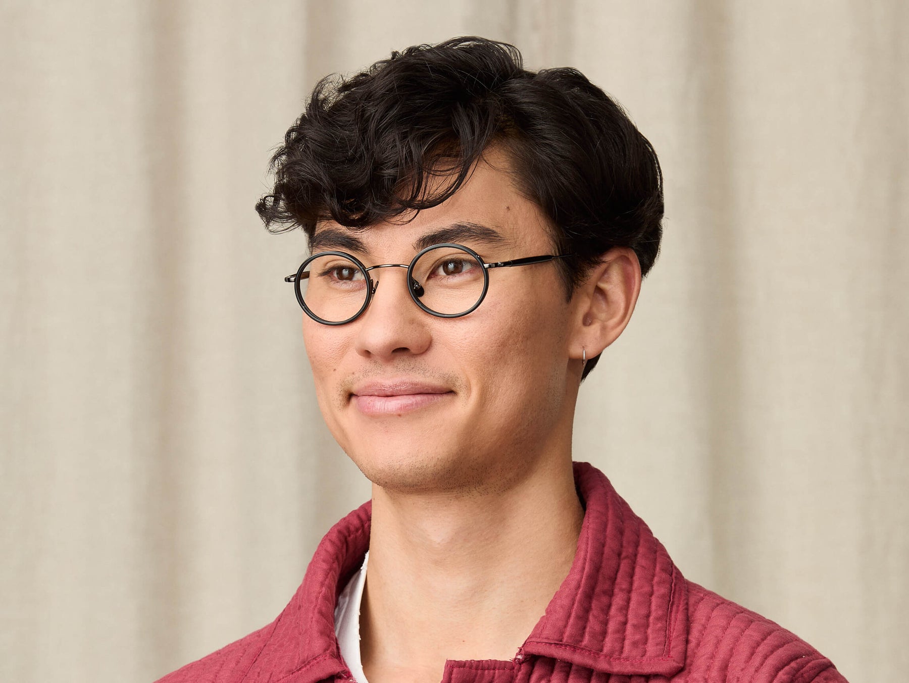 Model is wearing The COSNIC in size 44 in Black Model is wearing The COSNIC in size 44 in Black