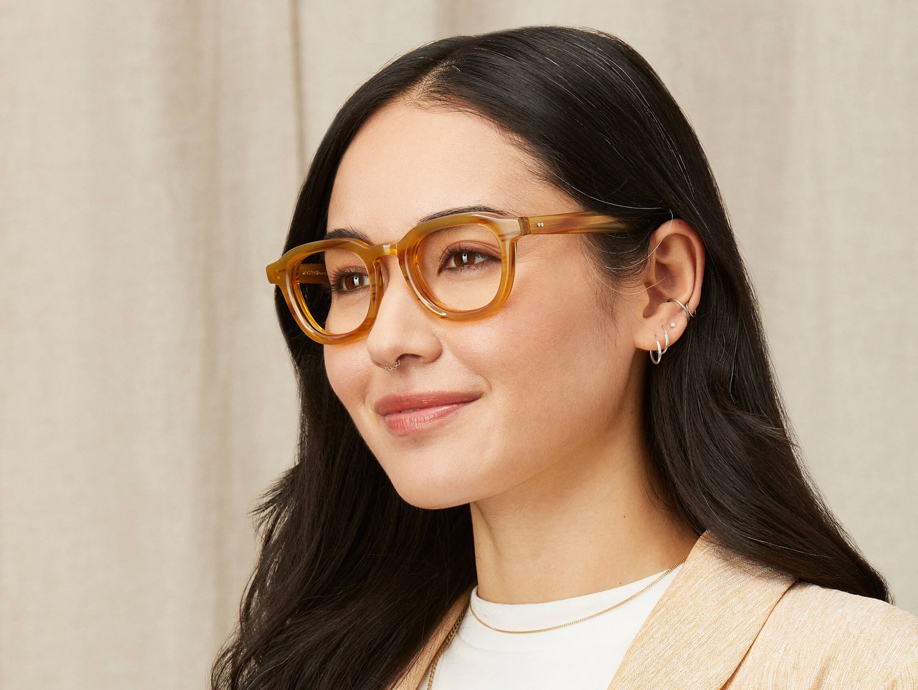 Model is wearing The DAHVEN in size 44 in Blonde Model is wearing The DAHVEN in size 44 in Blonde