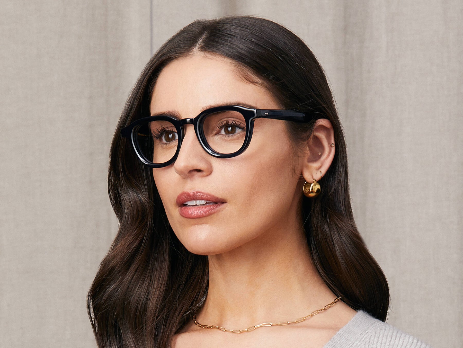 Model is wearing The DAHVEN in size 47 in Navy Model is wearing The DAHVEN in size 47 in Navy