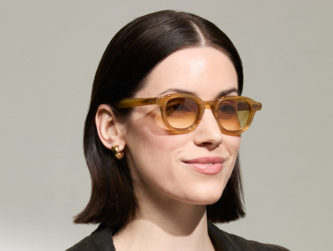 Model is wearing The DAHVEN in Blonde in size 44 with Chestnut Fade Tinted Lenses Model is wearing The DAHVEN in Blonde in size 44 with Chestnut Fade Tinted Lenses