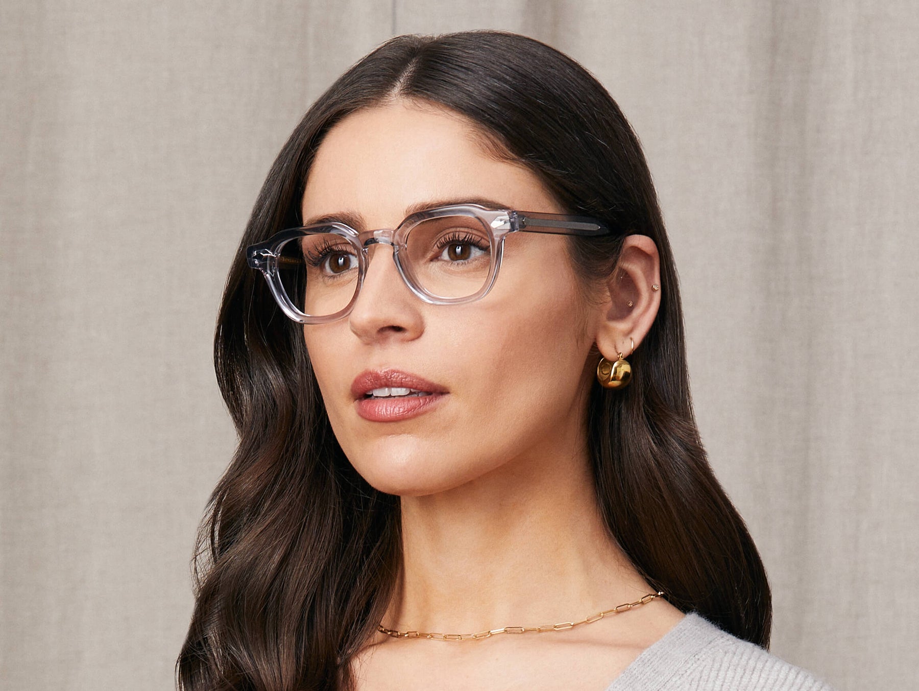 Model is wearing The DOLT in size 46 in Light Grey Model is wearing The DOLT in size 46 in Light Grey