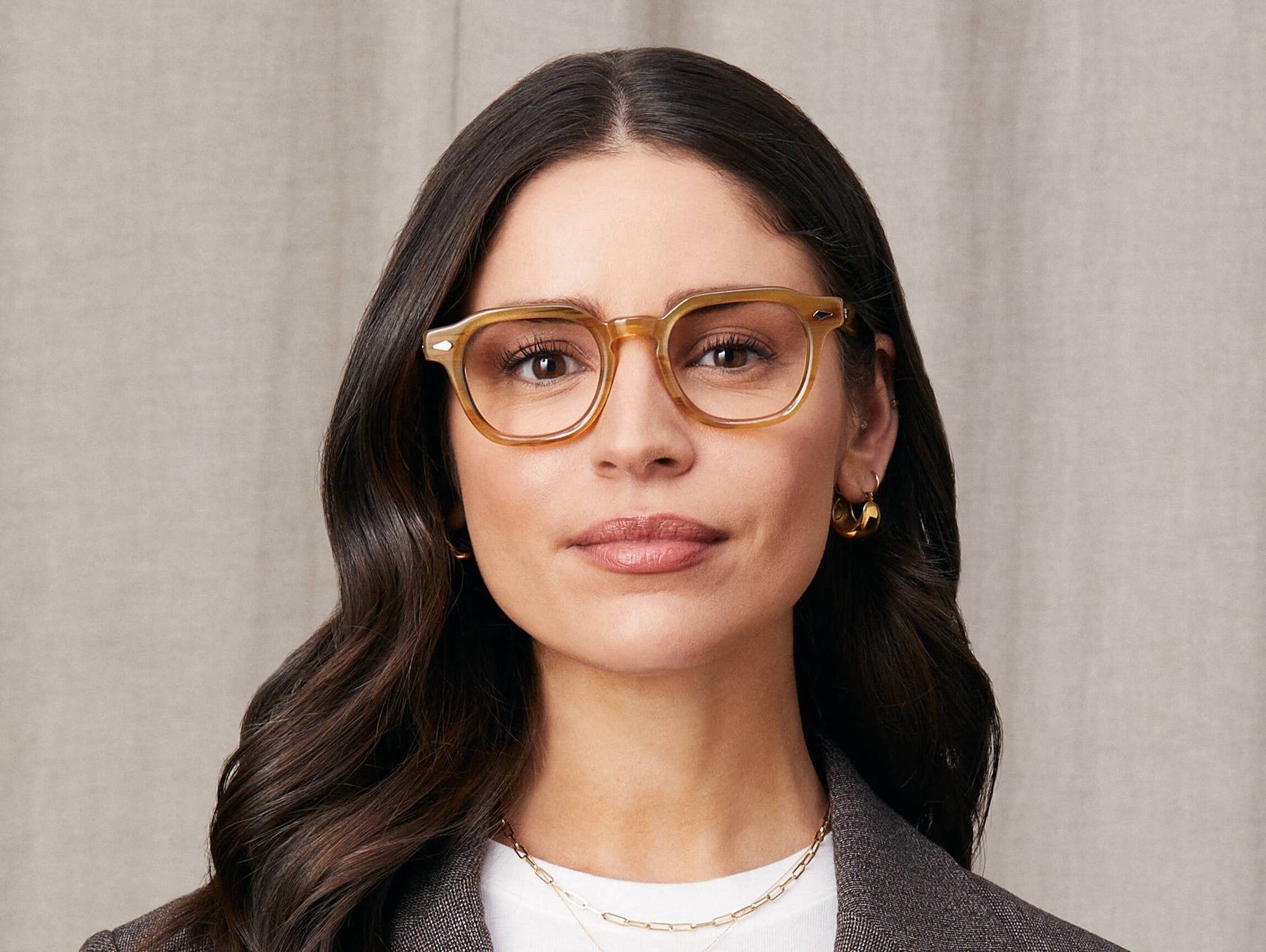 Model is wearing The DOLT in size 46 in Blonde Model is wearing The DOLT in size 46 in Blonde