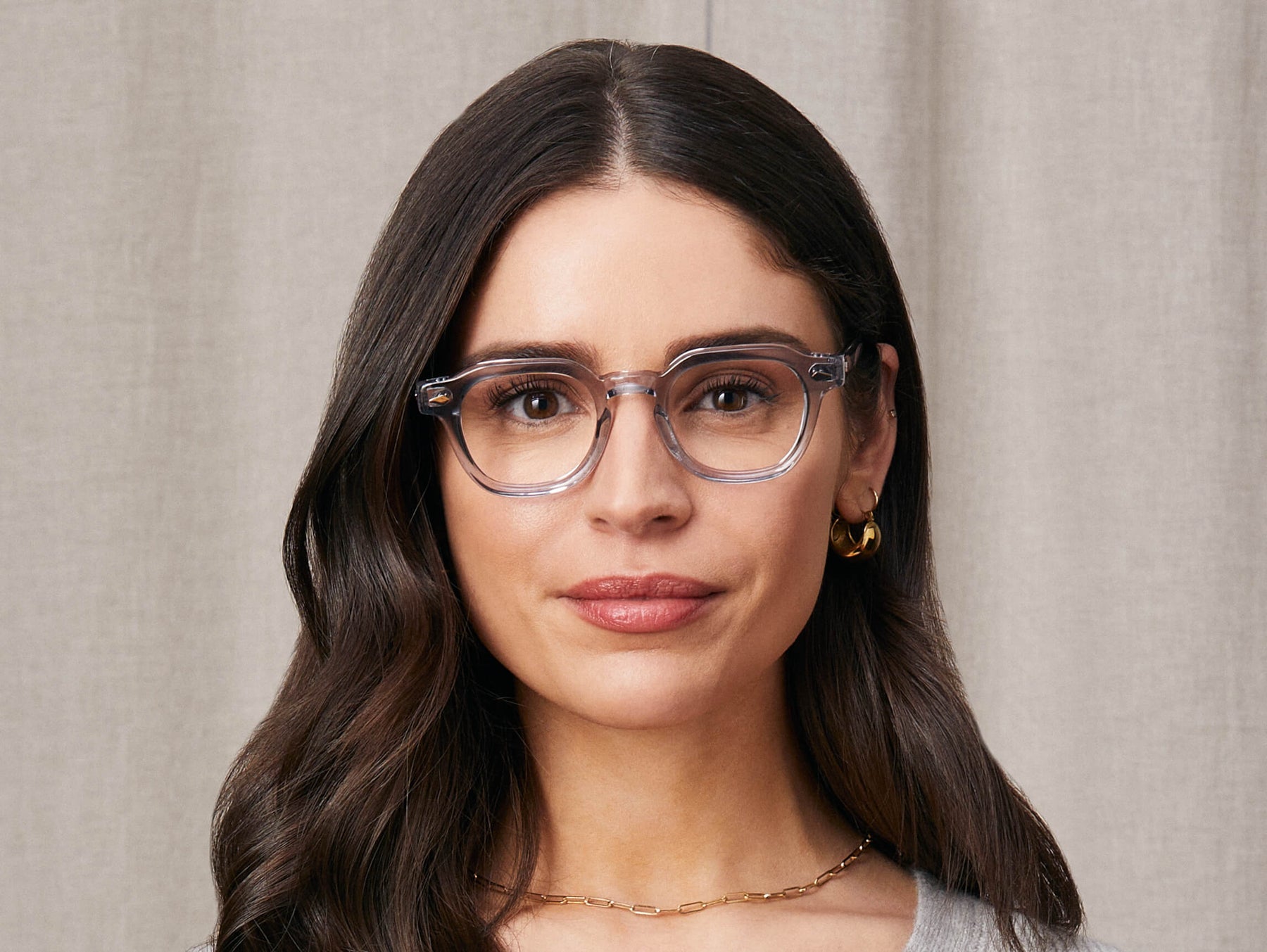 Model is wearing The DOLT in size 46 in Light Grey Model is wearing The DOLT in size 46 in Light Grey