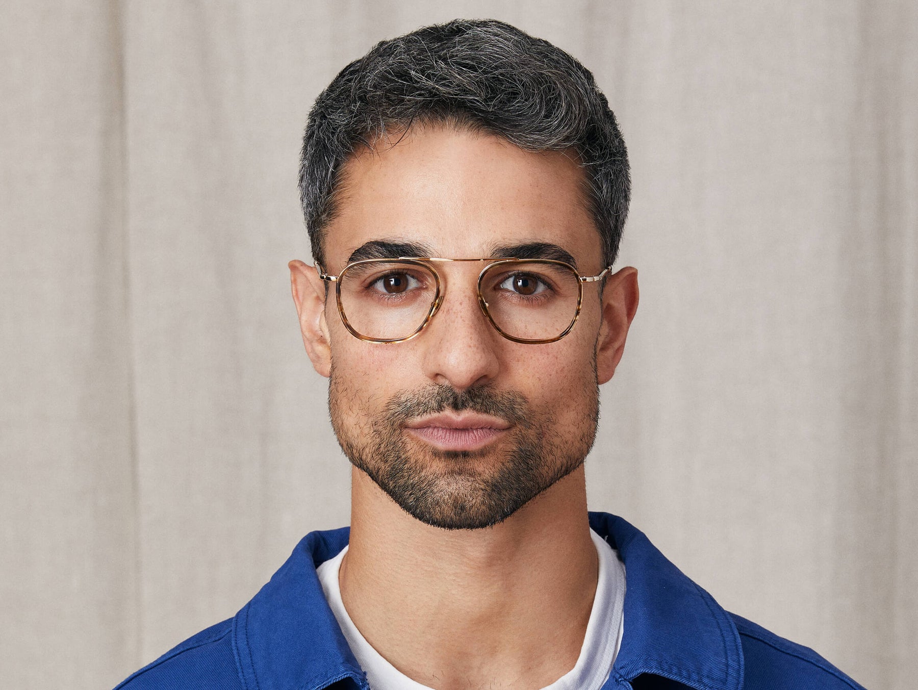 Model is wearing The FANAGLE in size 50 in Bamboo Model is wearing The FANAGLE in size 50 in Bamboo