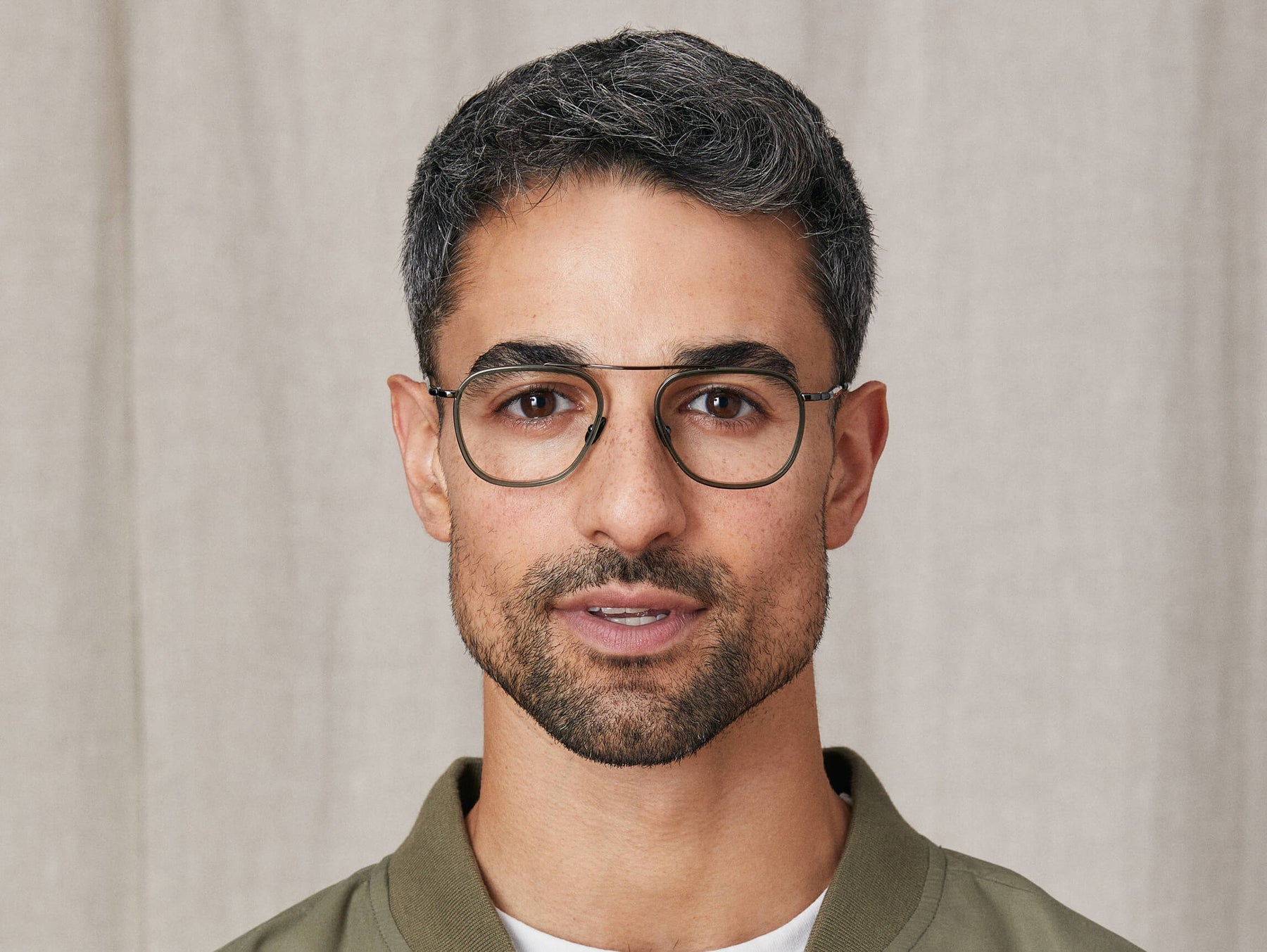 Model is wearing The FANAGLE in size 50 in Pine Model is wearing The FANAGLE in size 50 in Pine