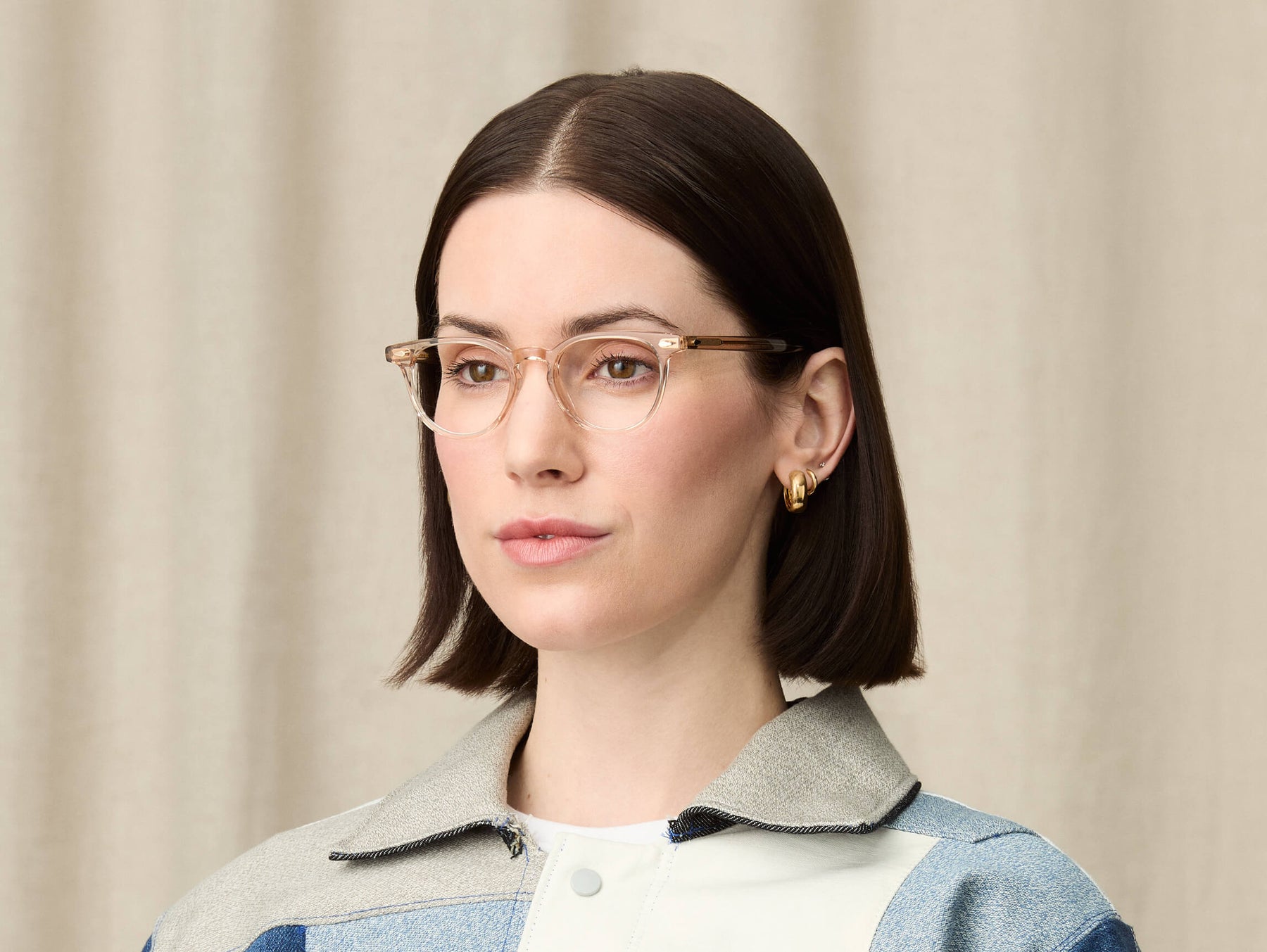 Model is wearing The FEVEL in size 46 in Cinnamon Model is wearing The FEVEL in size 46 in Cinnamon