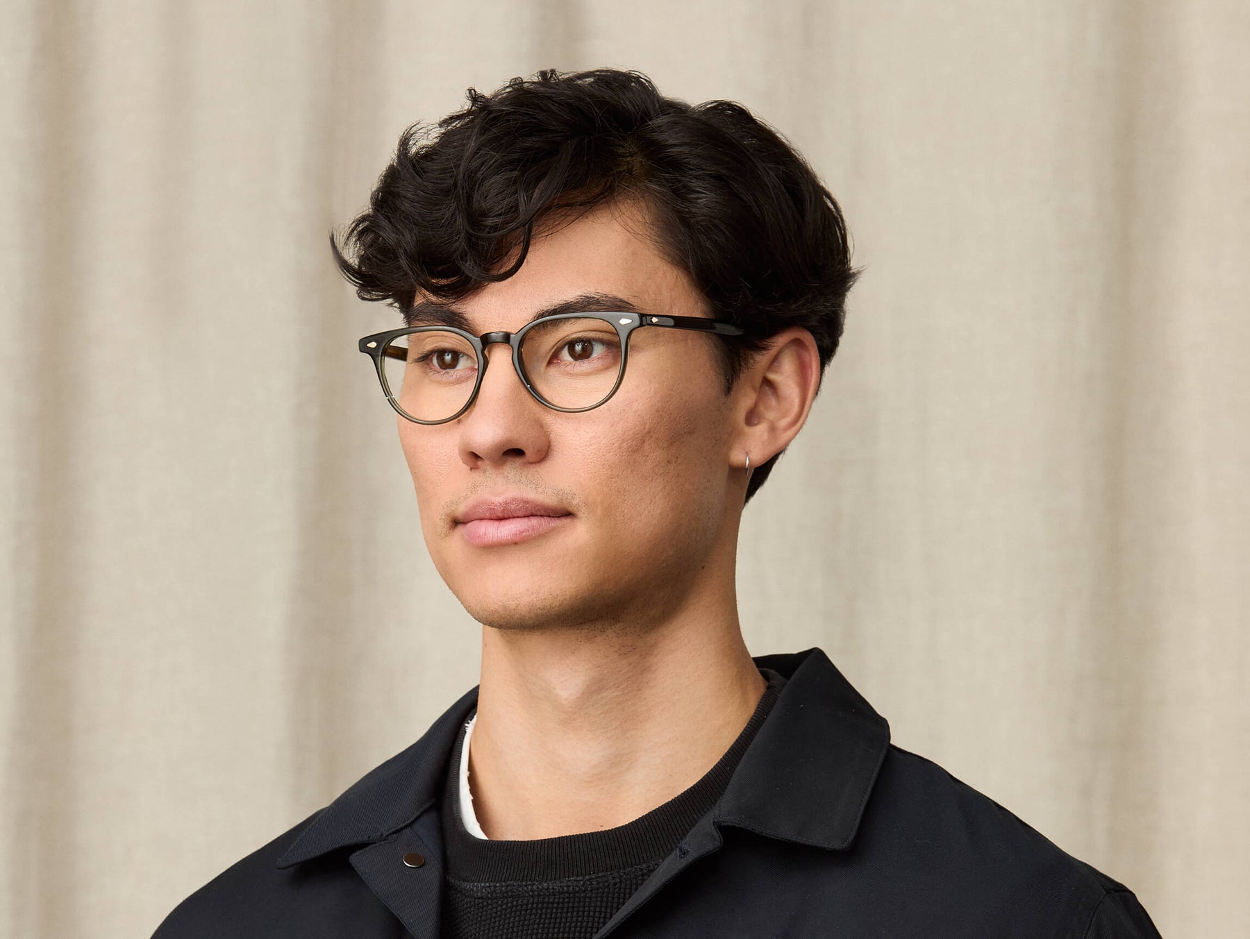 Model is wearing The FEVEL in size 49 in Dark Green Model is wearing The FEVEL in size 49 in Dark Green