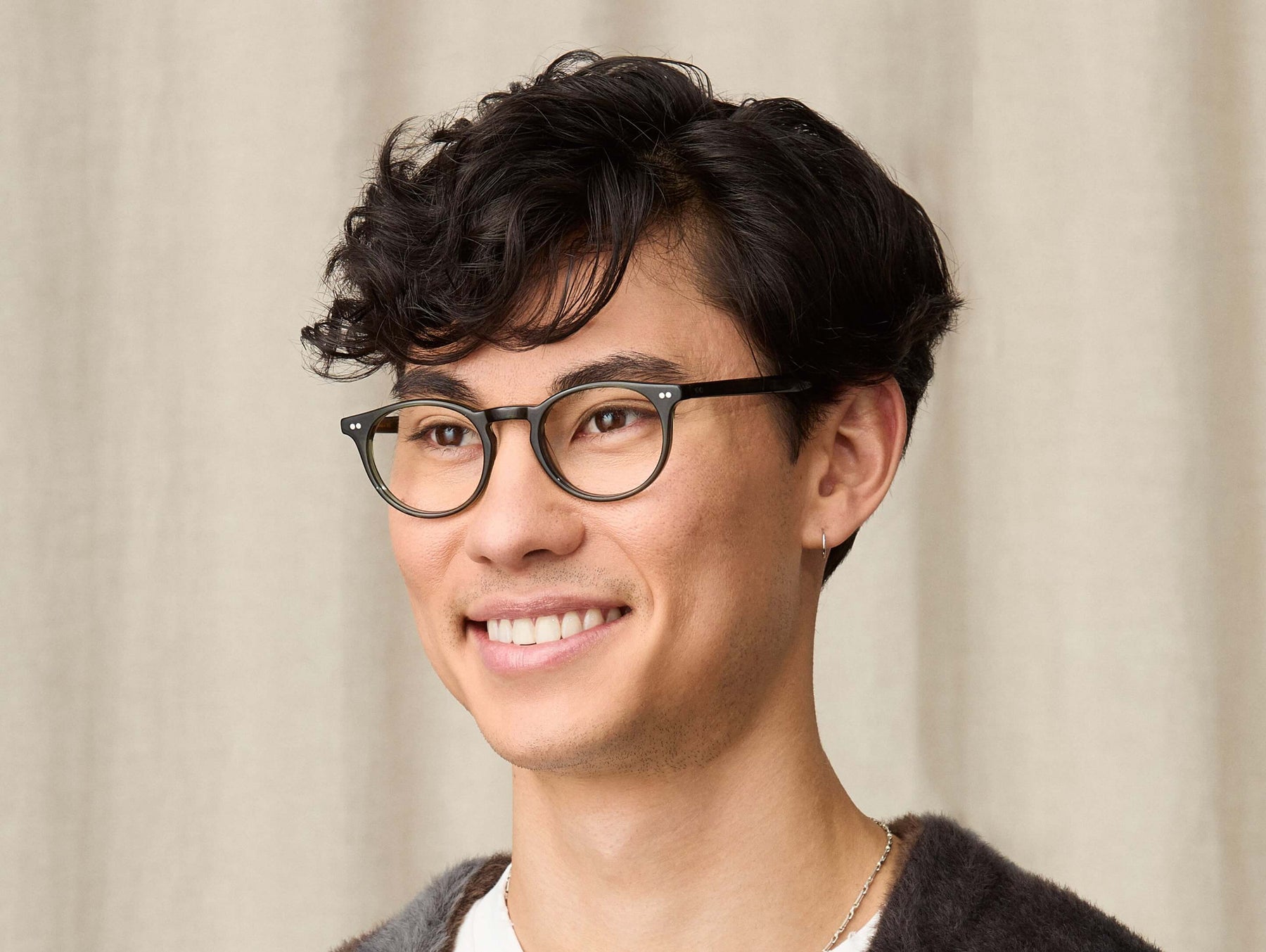 Model is wearing The FRANKIE in size 48 in Dark Green Model is wearing The FRANKIE in size 48 in Dark Green