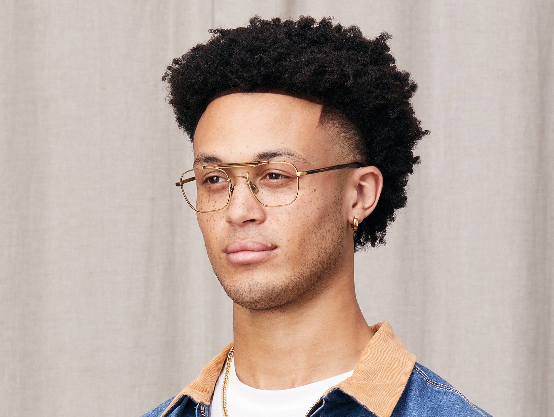 Model is wearing The GAFILTA in size 54 in Antique Gold/Bamboo Model is wearing The GAFILTA in size 54 in Antique Gold/Bamboo