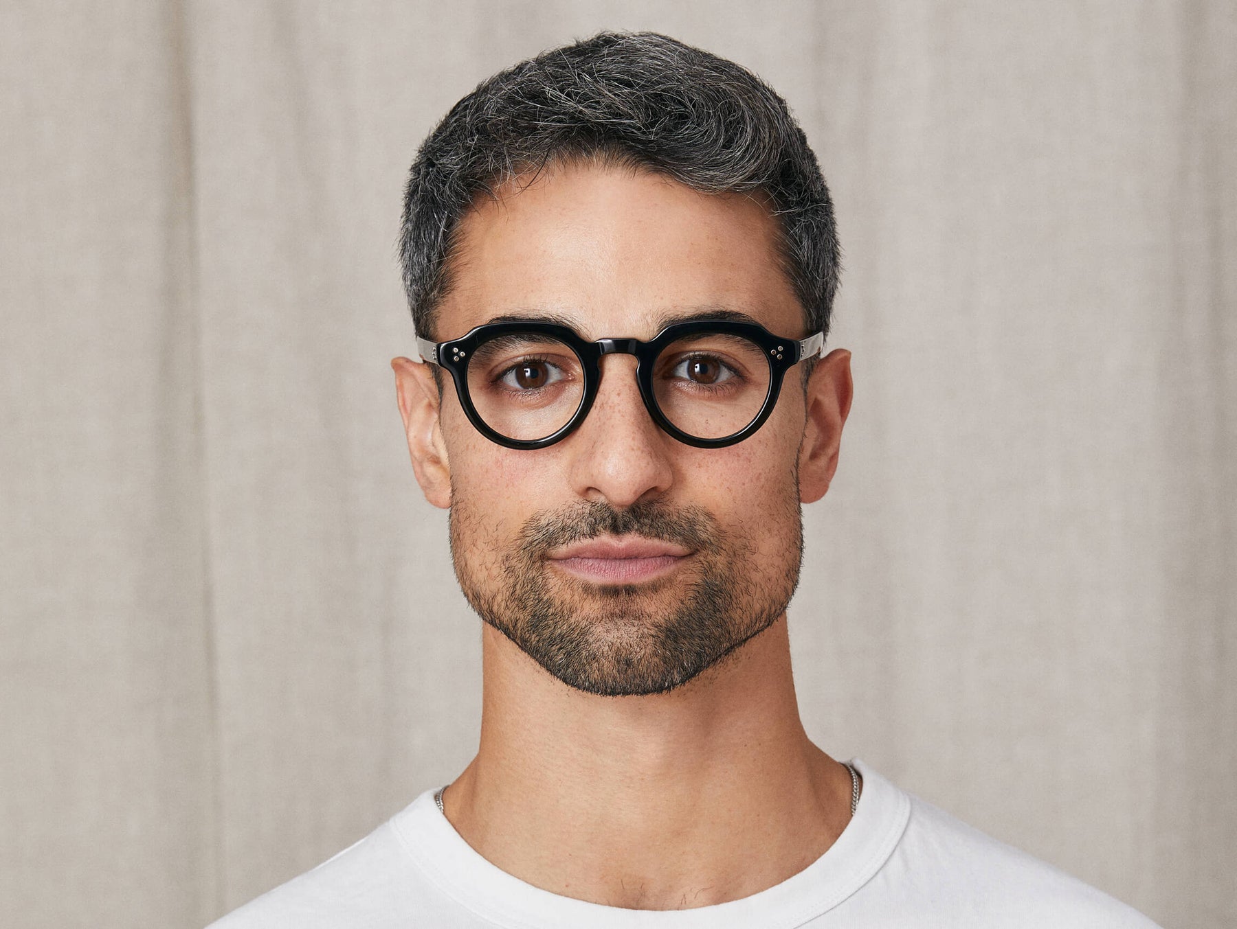 Model is wearing The GAVOLT in size 45 in Black Model is wearing The GAVOLT in size 45 in Black