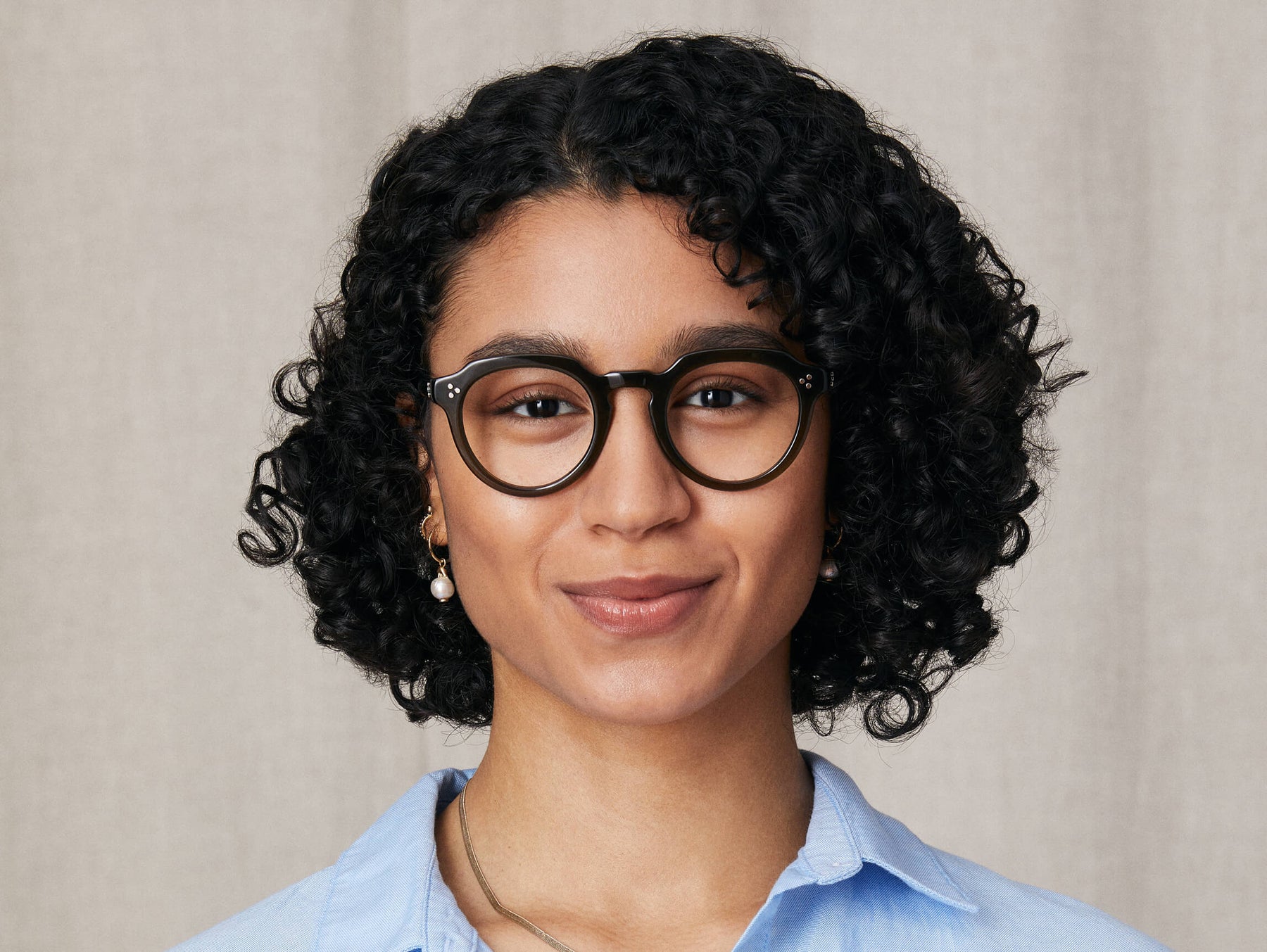 Model is wearing The GAVOLT in size 48 in Dark Green Model is wearing The GAVOLT in size 48 in Dark Green