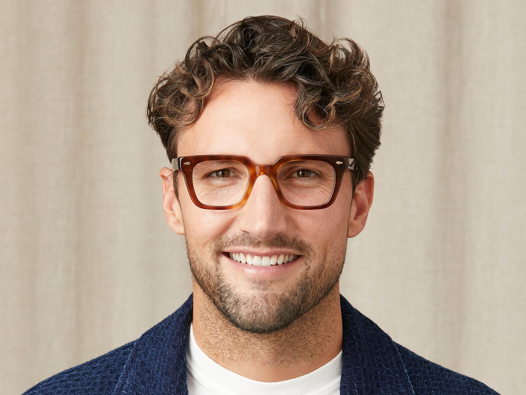 Model is wearing The GROBER in size 48 in Tobacco Model is wearing The GROBER in size 48 in Tobacco