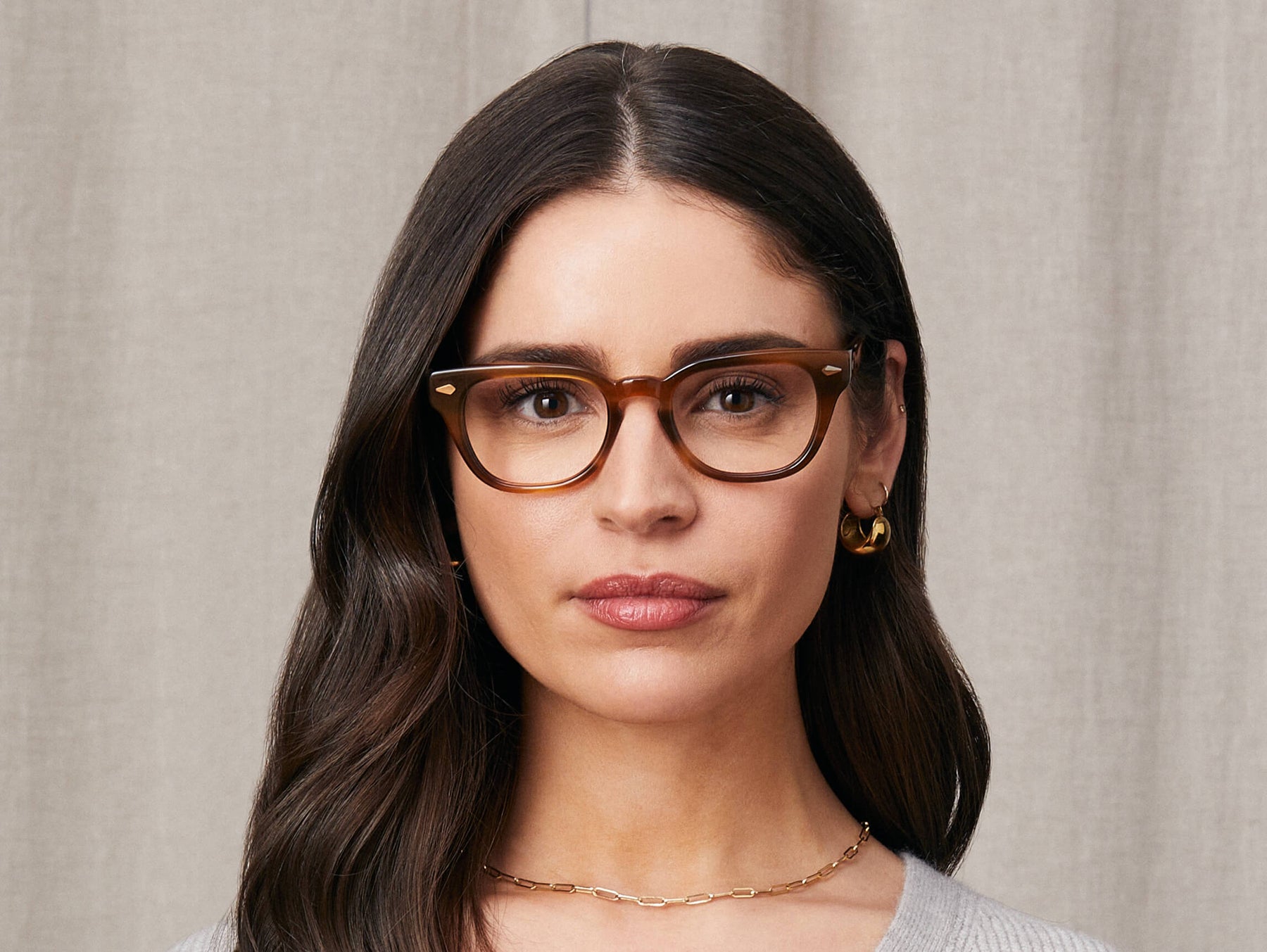 Model is wearing The HAZEN in size 50 in Dark Blonde Model is wearing The HAZEN in size 50 in Dark Blonde