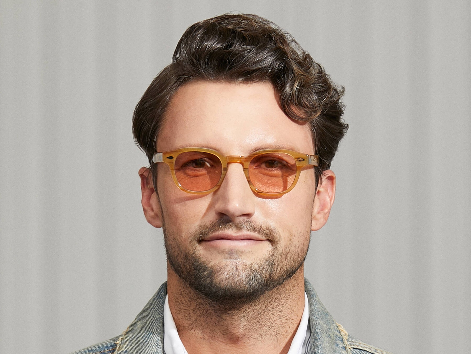 Model is wearing The LEMTOSH in Blonde in size 46 with New York Rose Tinted Lenses Model is wearing The LEMTOSH in Blonde in size 46 with New York Rose Tinted Lenses