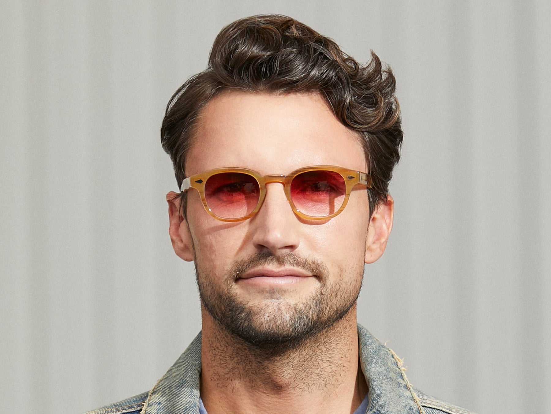 Model is wearing The LEMTOSH in Blonde in size 46 with Big Apple Fade Tinted Lenses Model is wearing The LEMTOSH in Blonde in size 46 with Big Apple Fade Tinted Lenses