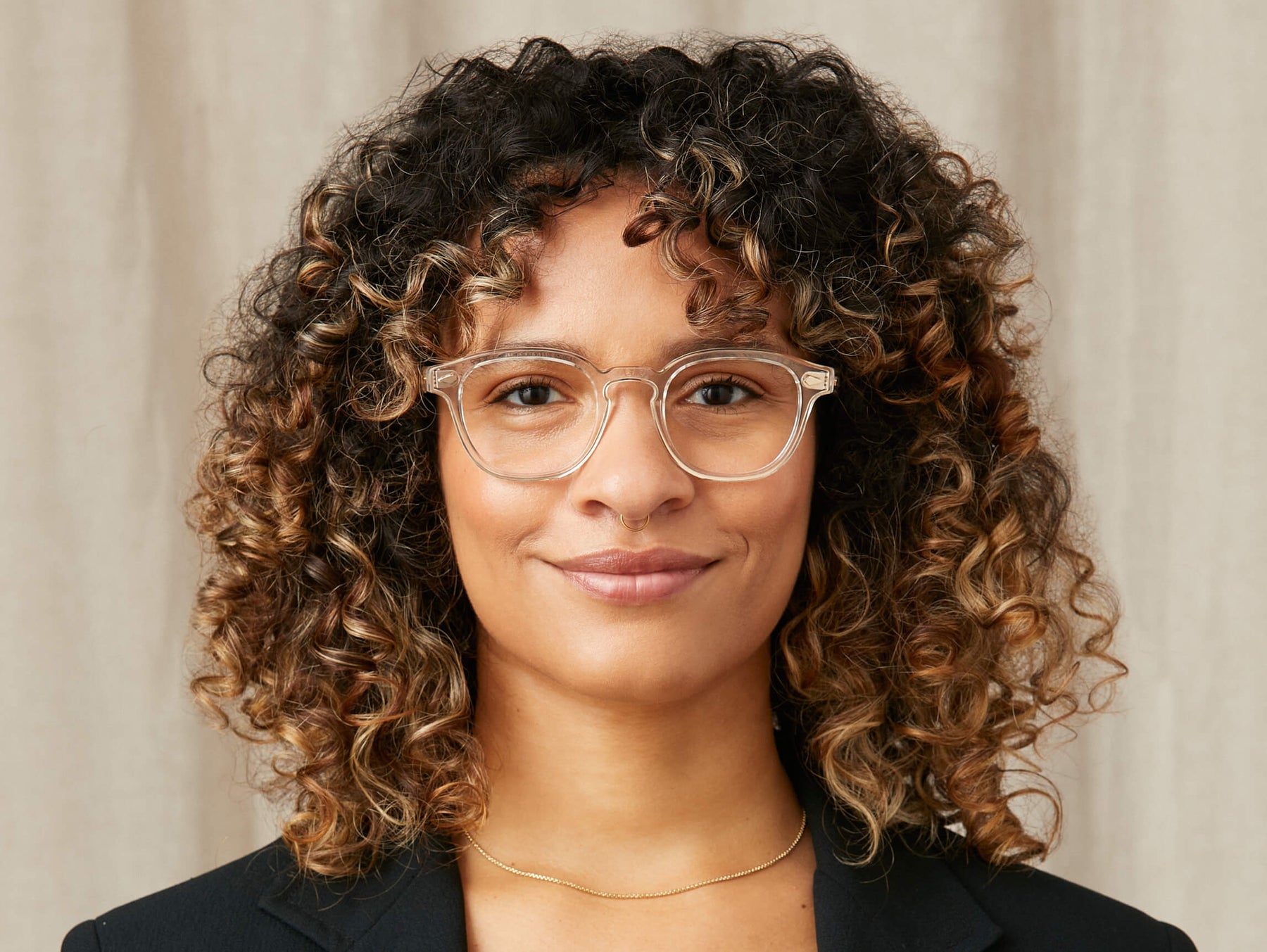 Model is wearing The LEMTOSH 110 in size 49 in 110 Crystal/Gold Model is wearing The LEMTOSH 110 in size 49 in 110 Crystal/Gold