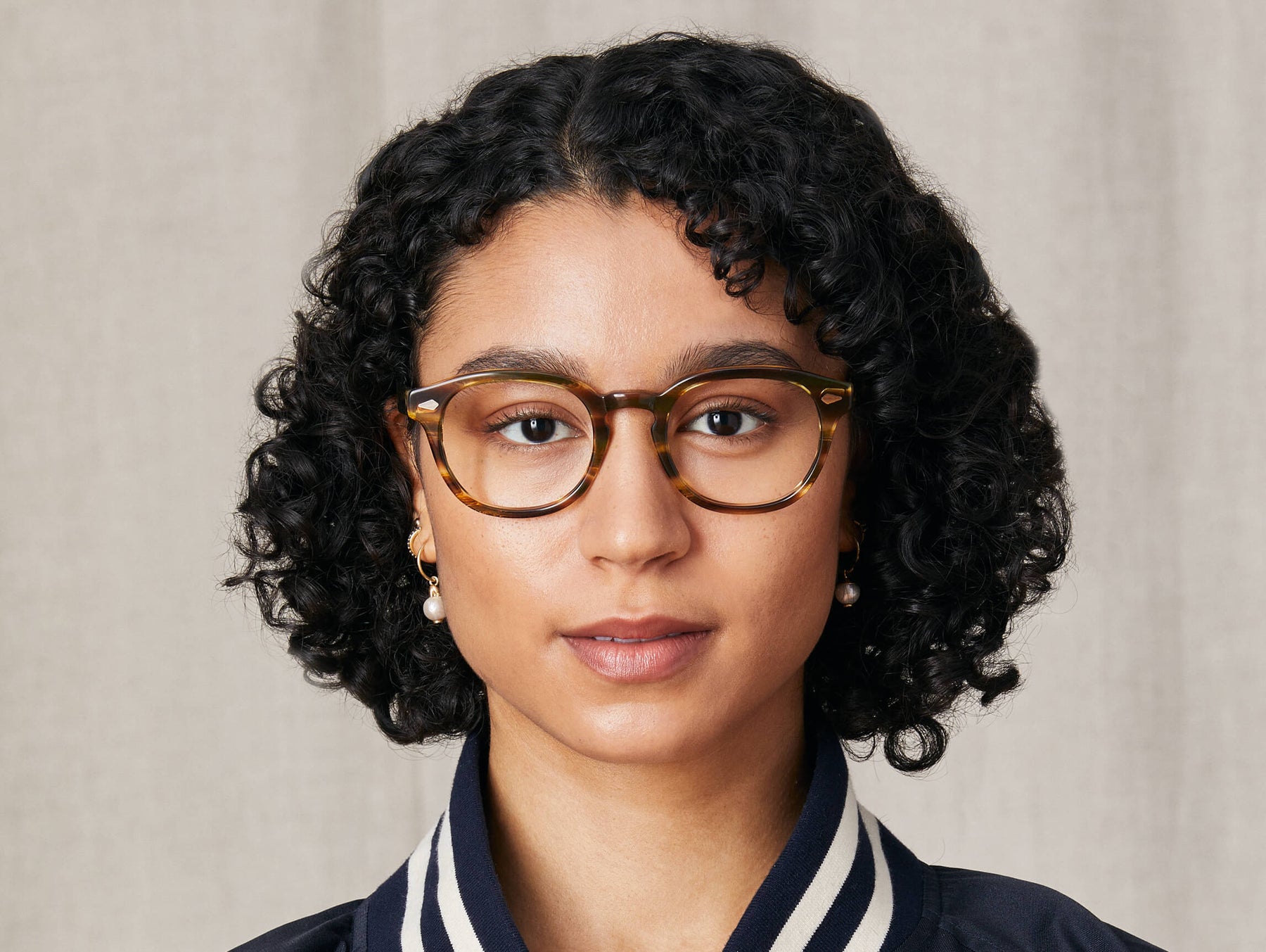 Model is wearing The LEMTOSH in size 52 in Bamboo Model is wearing The LEMTOSH in size 52 in Bamboo