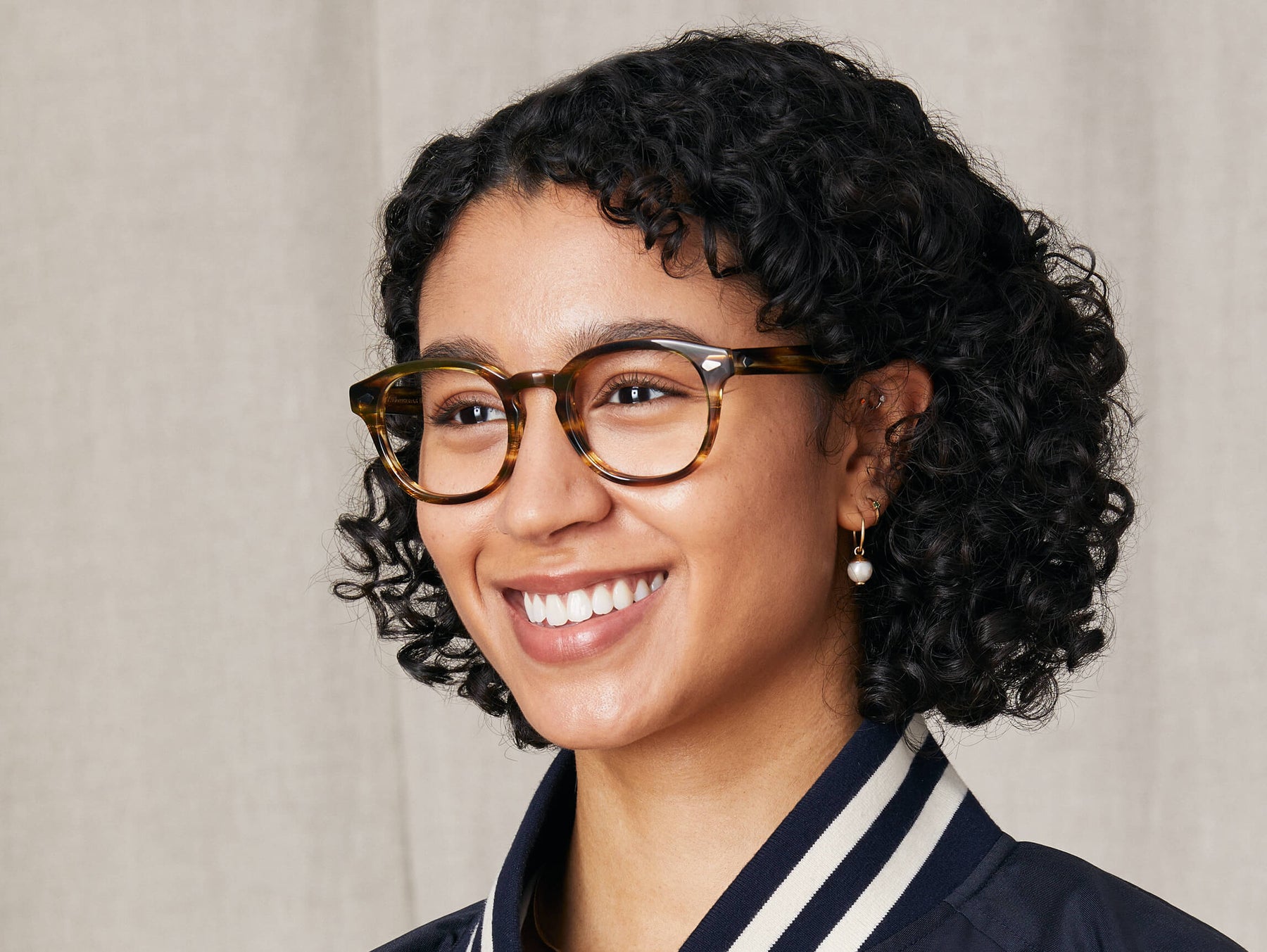 Model is wearing The LEMTOSH in size 52 in Bamboo Model is wearing The LEMTOSH in size 52 in Bamboo