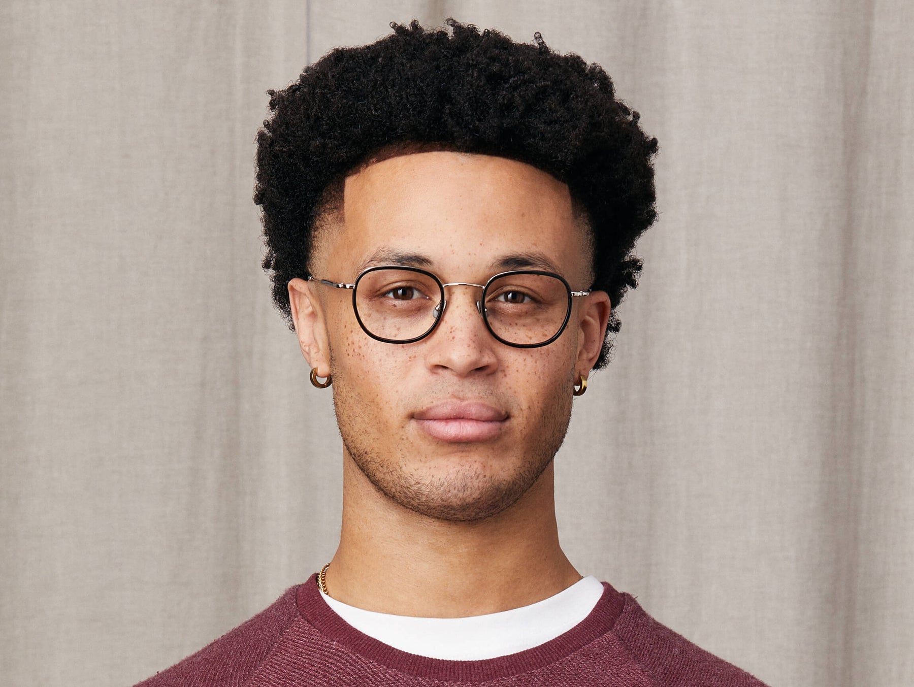 Model is wearing The MOSHA in size 46 in Black/Silver Model is wearing The MOSHA in size 46 in Black/Silver