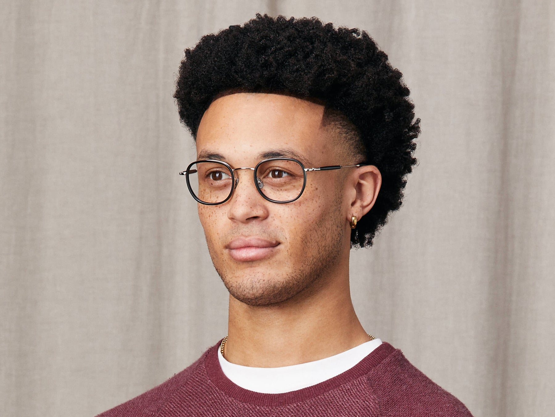 Model is wearing The MOSHA in size 46 in Black/Silver Model is wearing The MOSHA in size 46 in Black/Silver