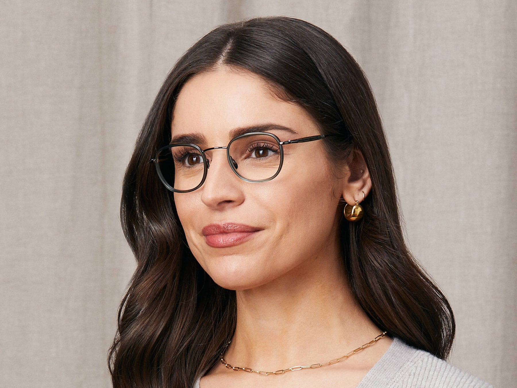 Model is wearing The MOSHA in size 46 in Pine/Pewter Model is wearing The MOSHA in size 46 in Pine/Pewter