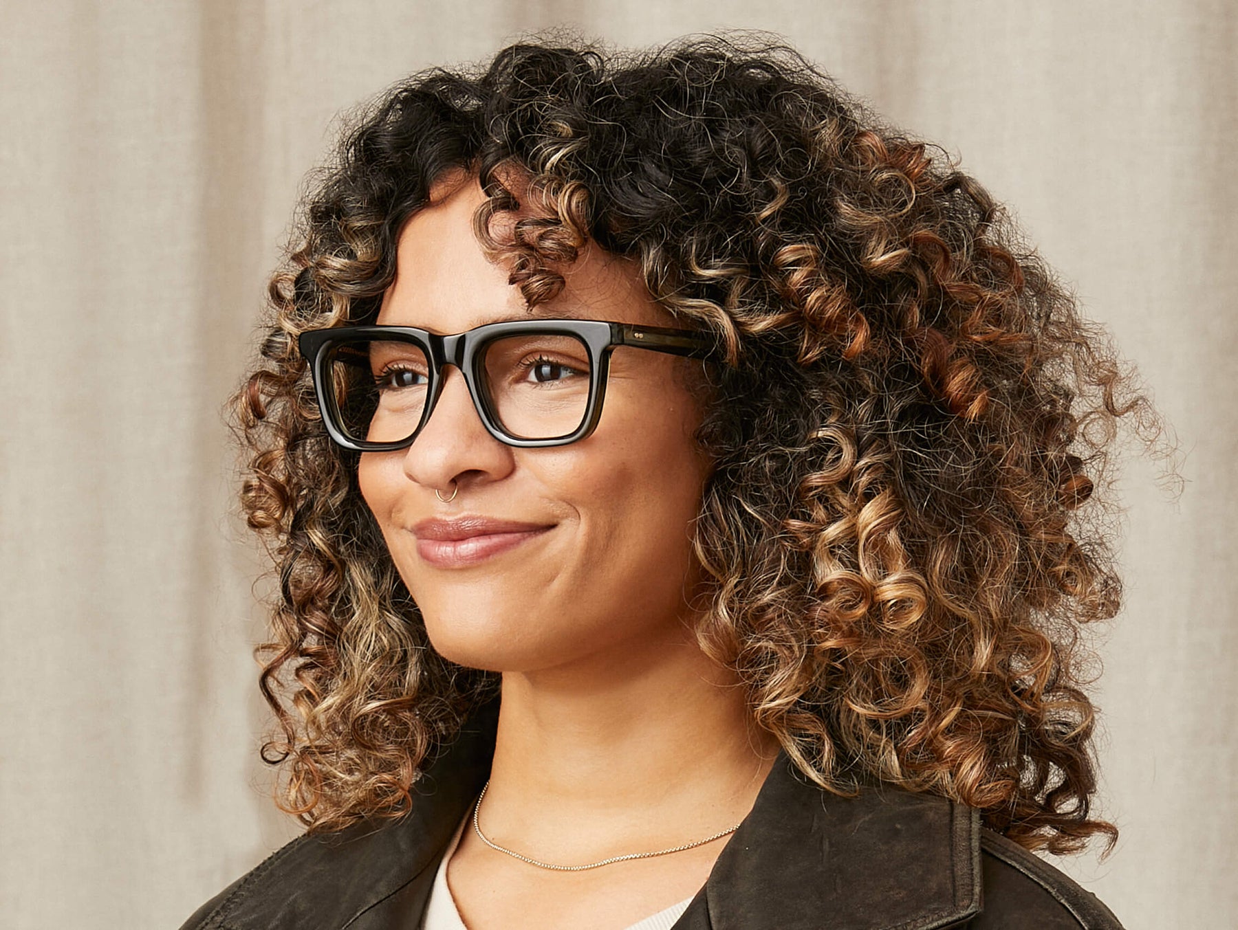 Model is wearing The RIZIK in size 49 in Dark Green Model is wearing The RIZIK in size 49 in Dark Green