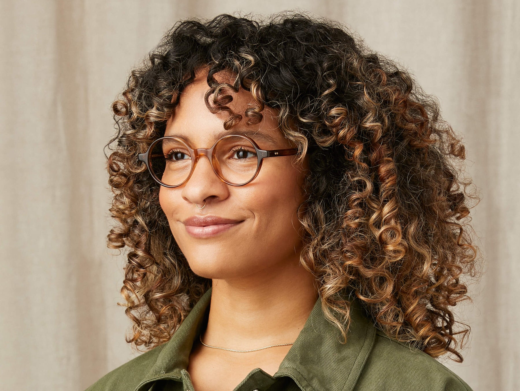 Model is wearing The SCOOCH in size 46 in Tobacco Model is wearing The SCOOCH in size 46 in Tobacco