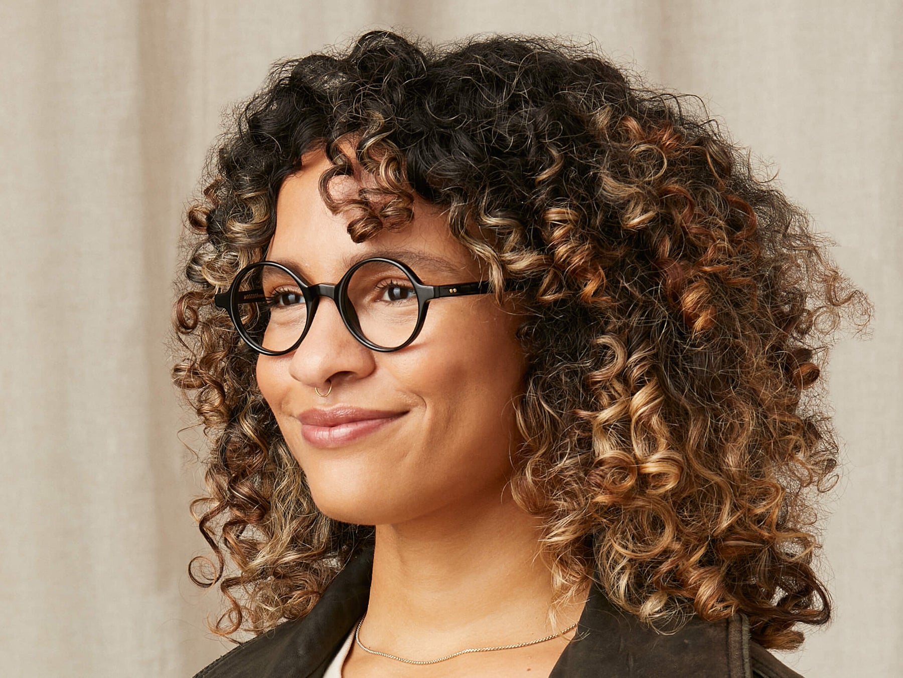 Model is wearing The SCOOCH in size 46 in Black Model is wearing The SCOOCH in size 46 in Black