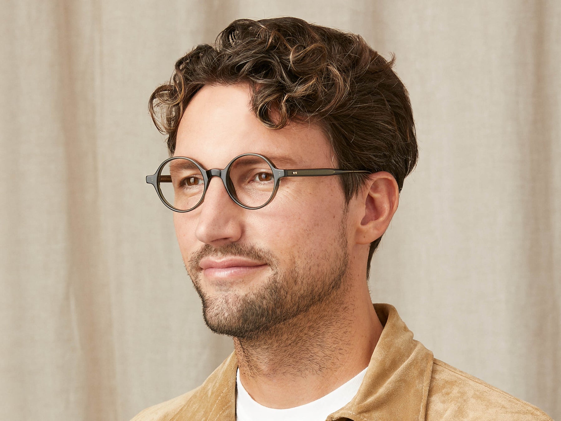 Model is wearing The SCOOCH in size 46 in Dark Green Model is wearing The SCOOCH in size 46 in Dark Green