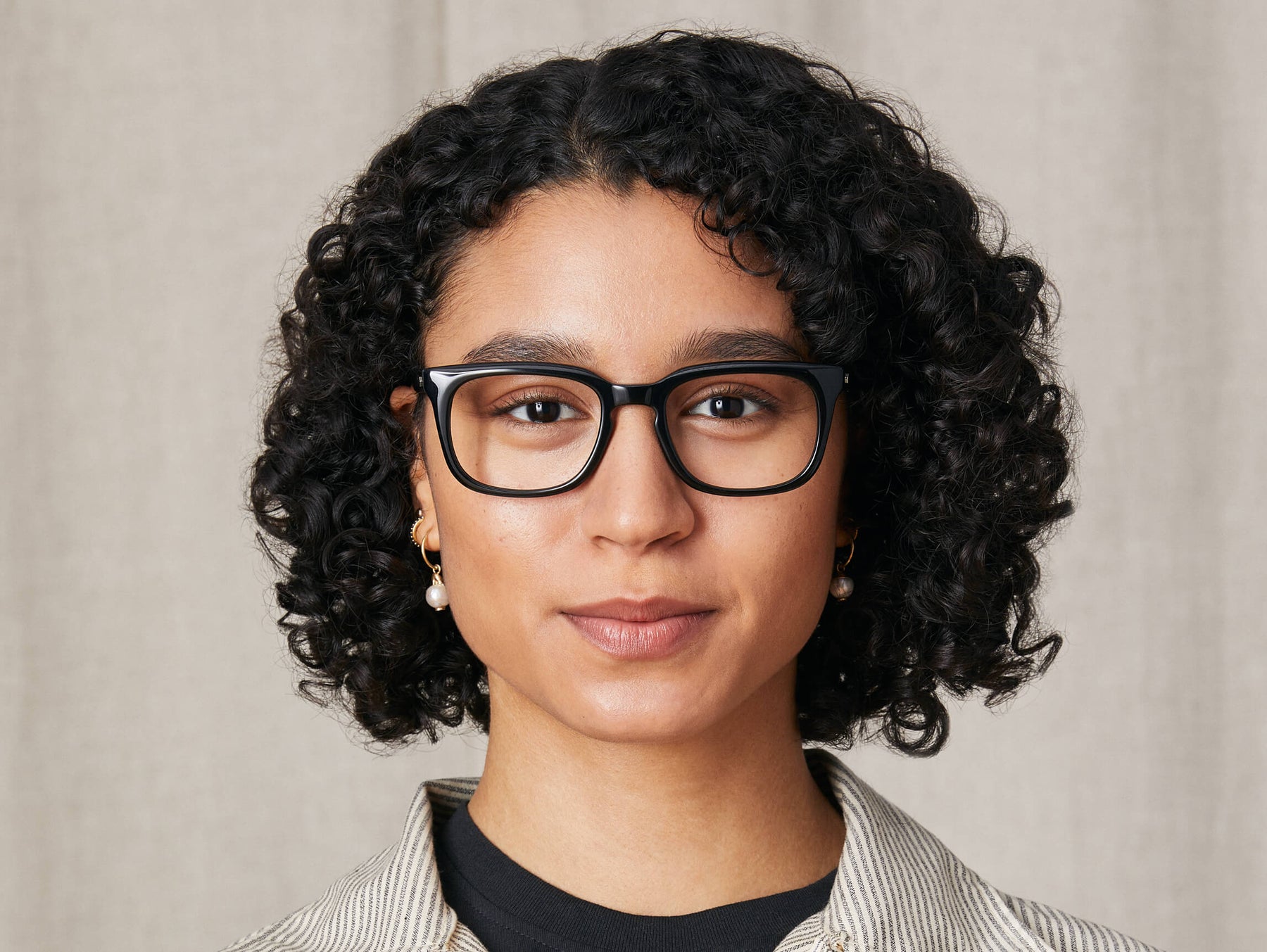 Model is wearing The SHIDDOCK in size 52 in Black Model is wearing The SHIDDOCK in size 52 in Black