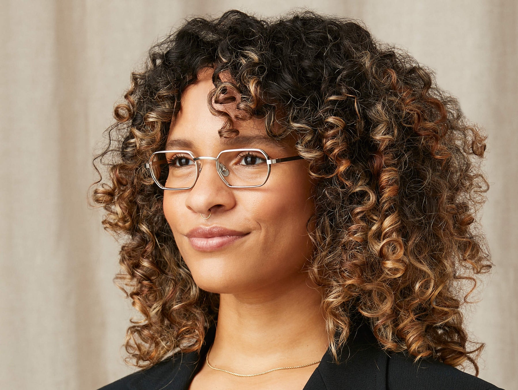 Model is wearing The SHMOOZ in size 48 in Silver Model is wearing The SHMOOZ in size 48 in Silver