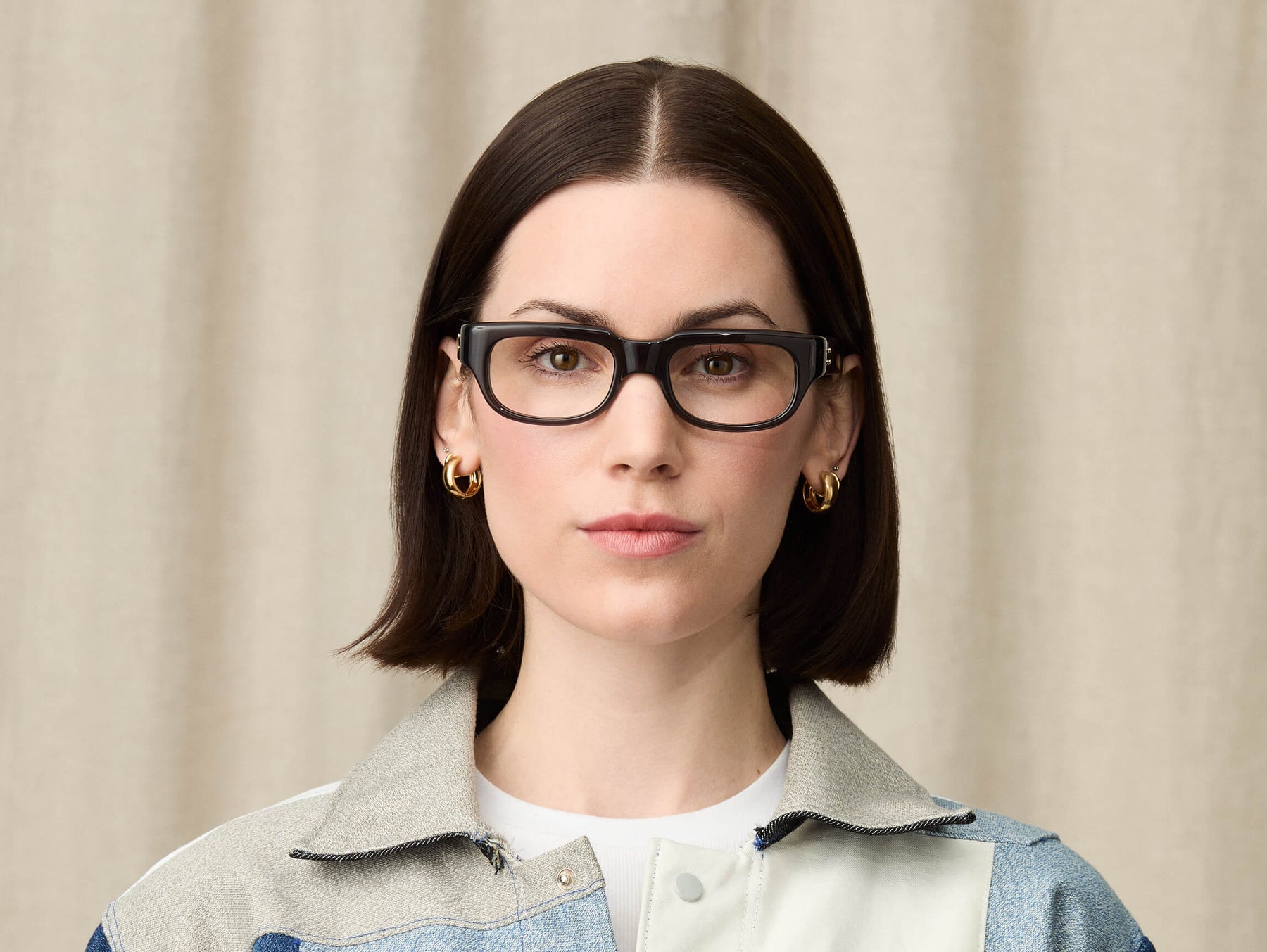 Model in wearing The SHTUP in size 51 in Grey Model in wearing The SHTUP in size 51 in Grey