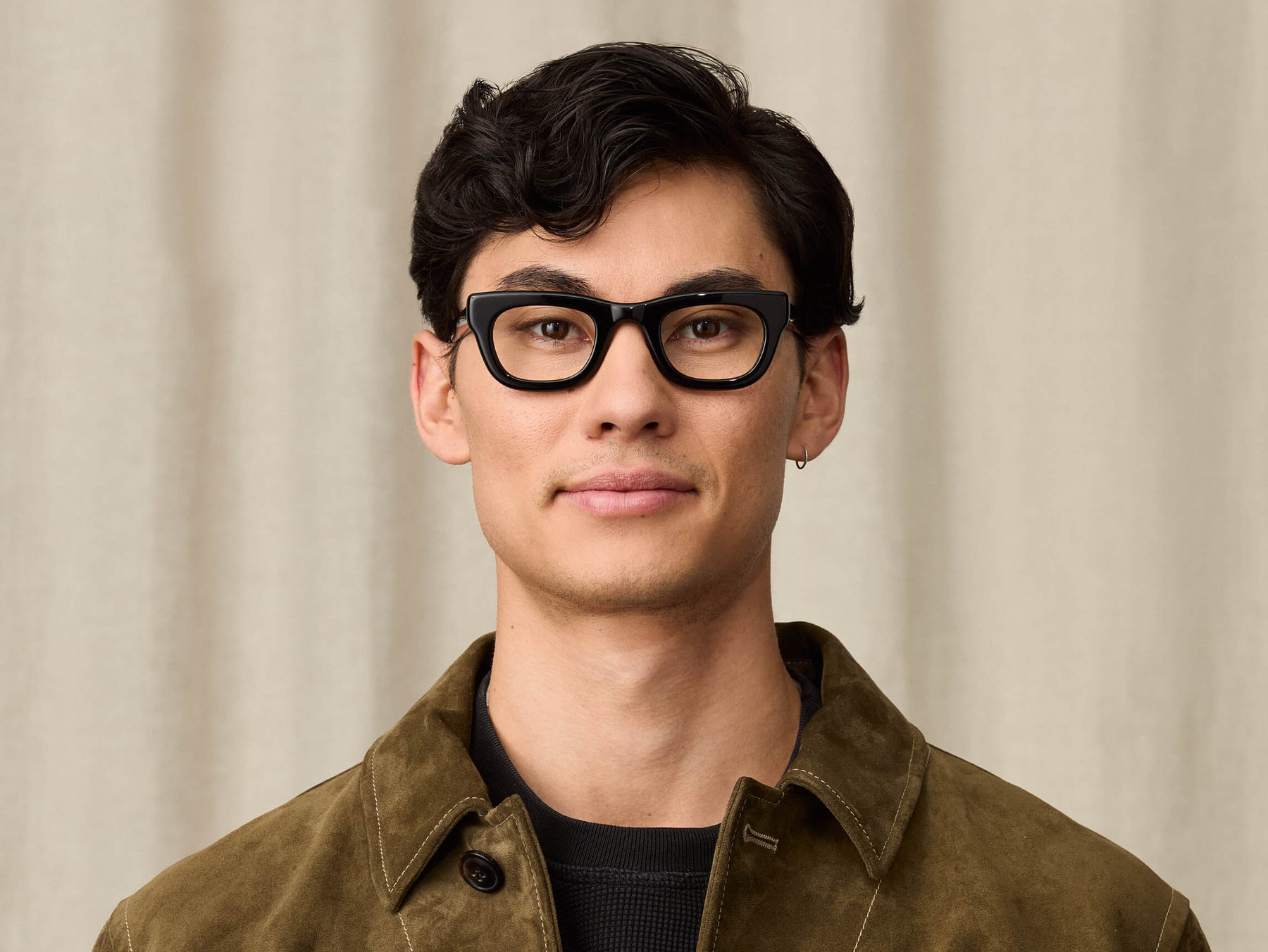 Model is wearing The SPILKES in size 48 in Black Model is wearing The SPILKES in size 48 in Black