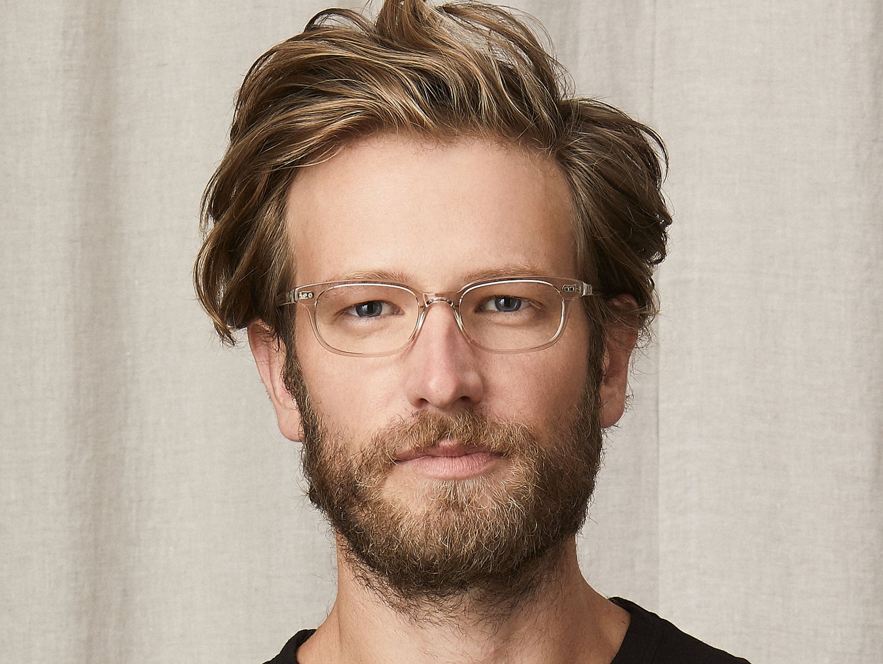 Model is wearing The BRANDON in size 50 in Mist Model is wearing The BRANDON in size 50 in Mist