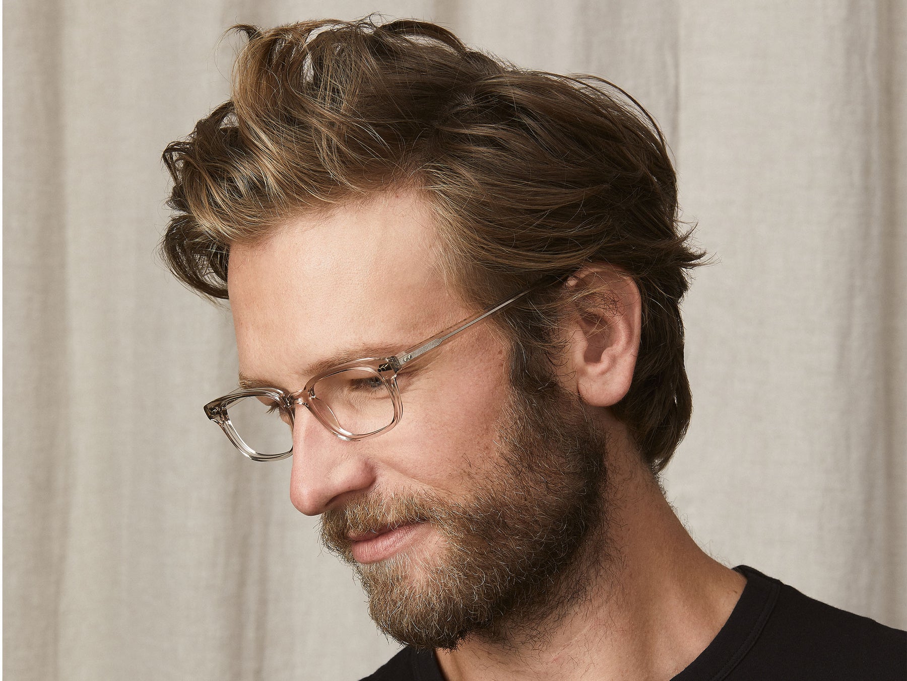 Model is wearing The BRANDON in size 50 in Mist Model is wearing The BRANDON in size 50 in Mist