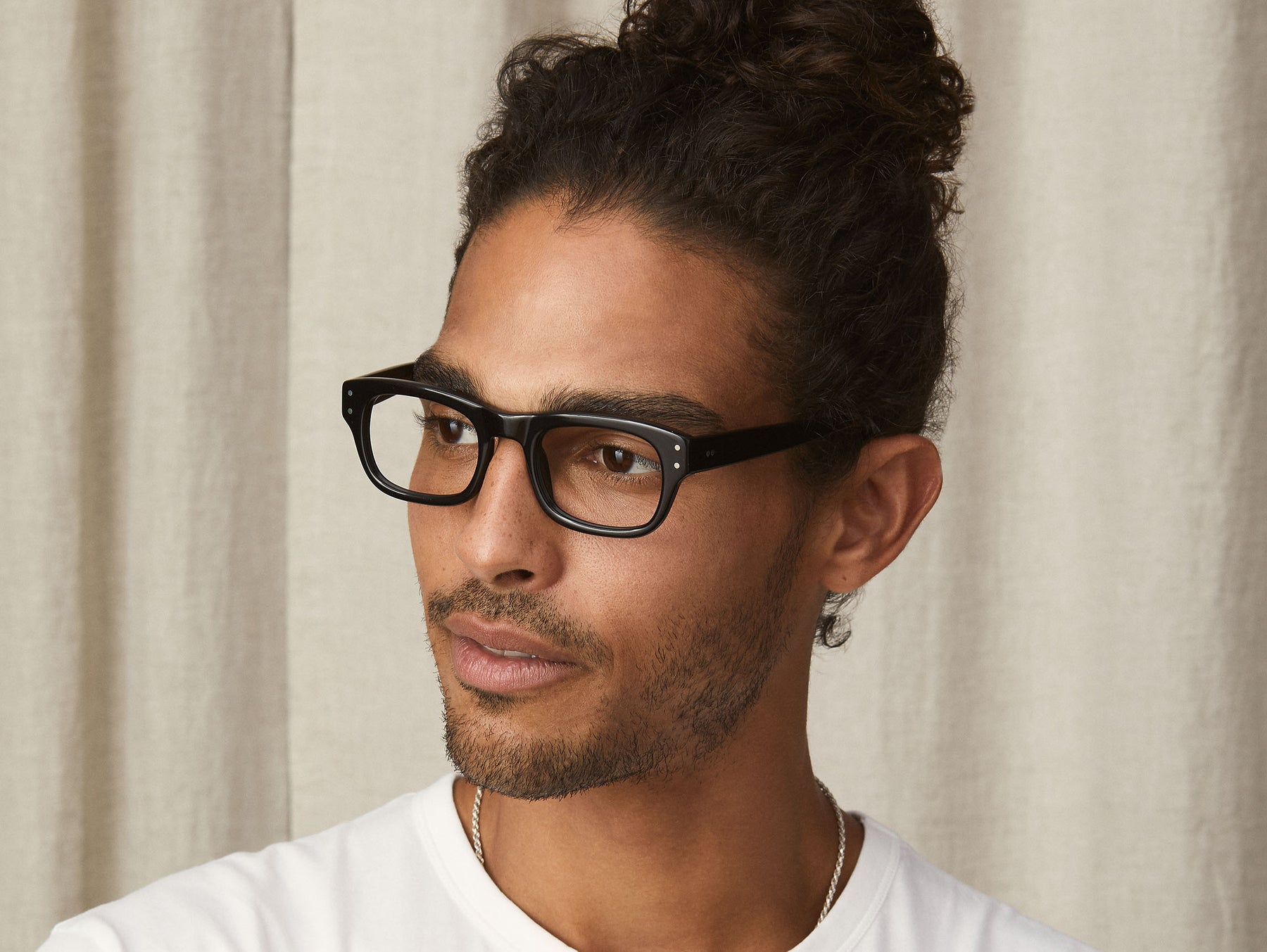 Model is wearing The NEBB in size 48 in Black Model is wearing The NEBB in size 48 in Black