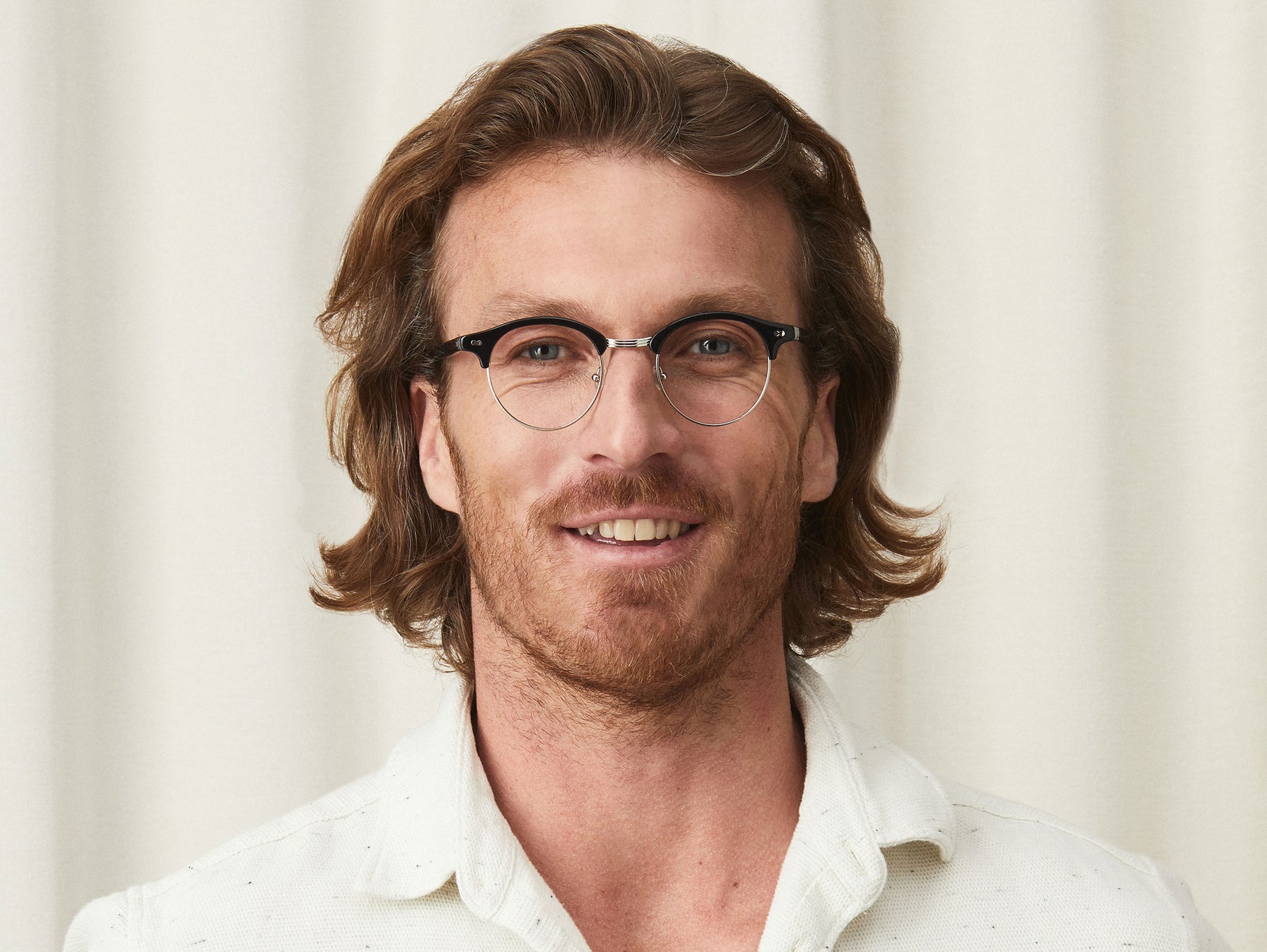 Model is wearing The AIDIM in size 46 in Black/Silver Model is wearing The AIDIM in size 46 in Black/Silver