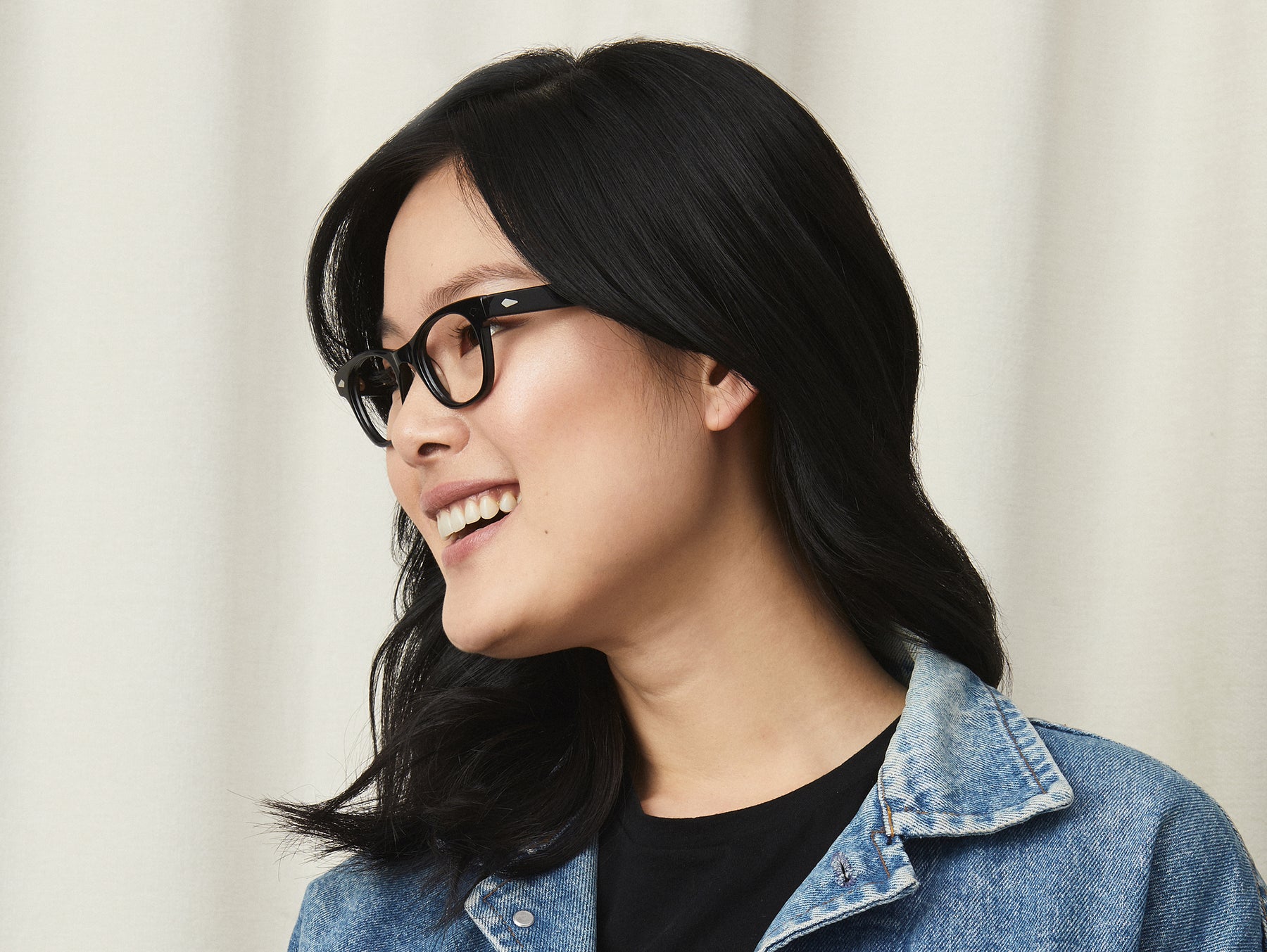 Model is wearing The BALEBUS in size 45 in Black Model is wearing The BALEBUS in size 45 in Black