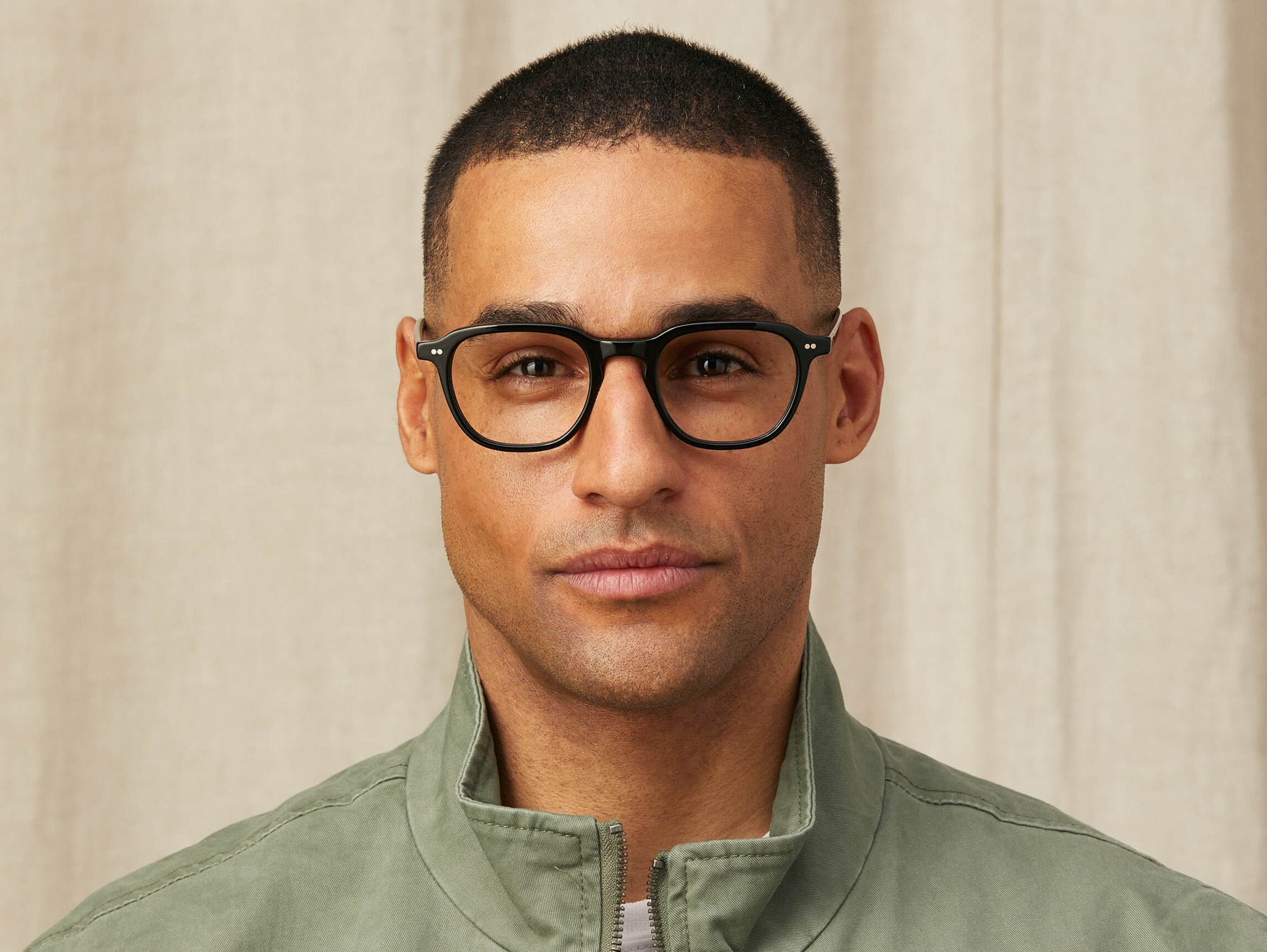 Model is wearing The BILLIK in size 50 in Black Model is wearing The BILLIK in size 50 in Black