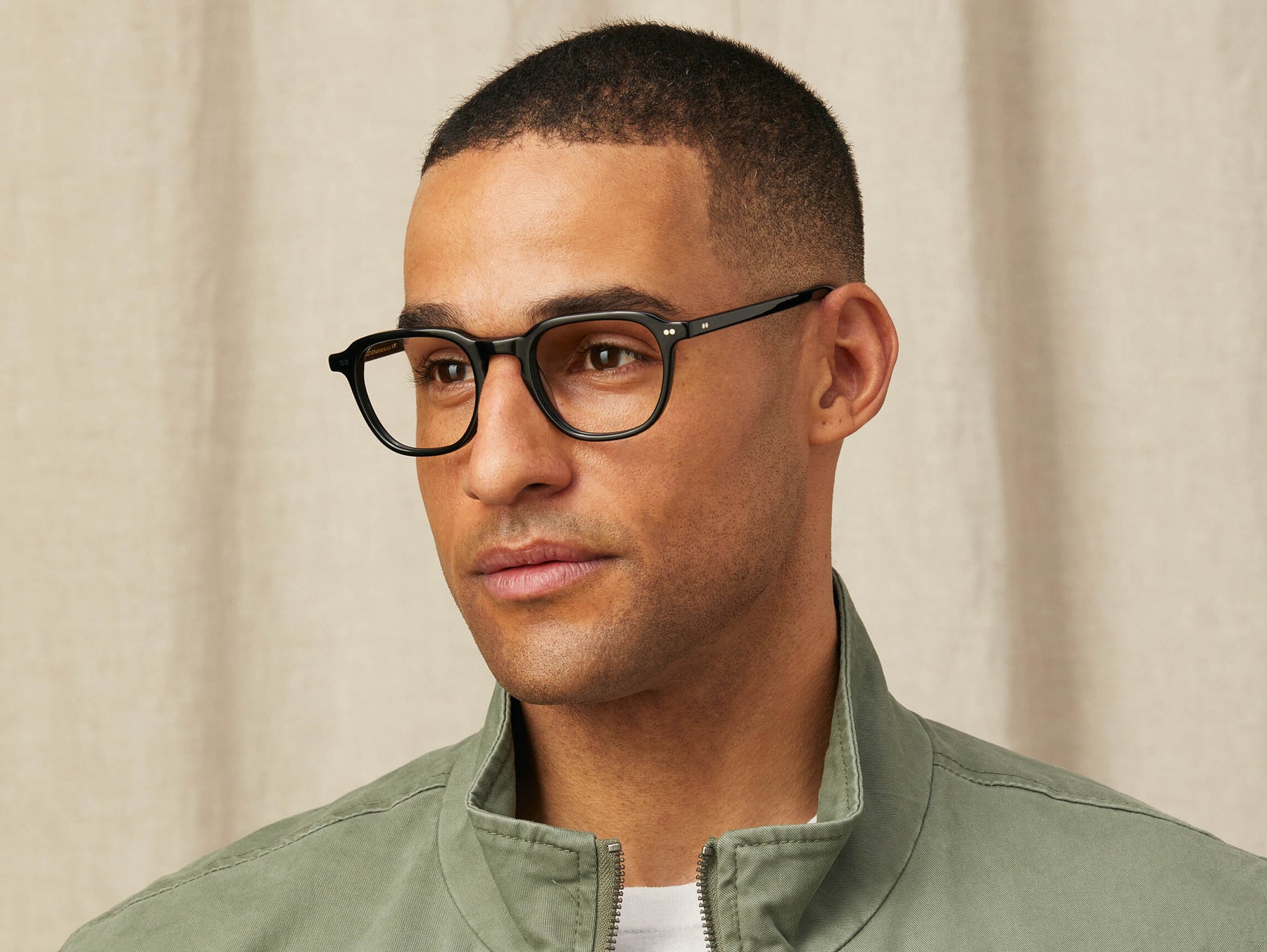 Model is wearing The BILLIK in size 50 in Black Model is wearing The BILLIK in size 50 in Black