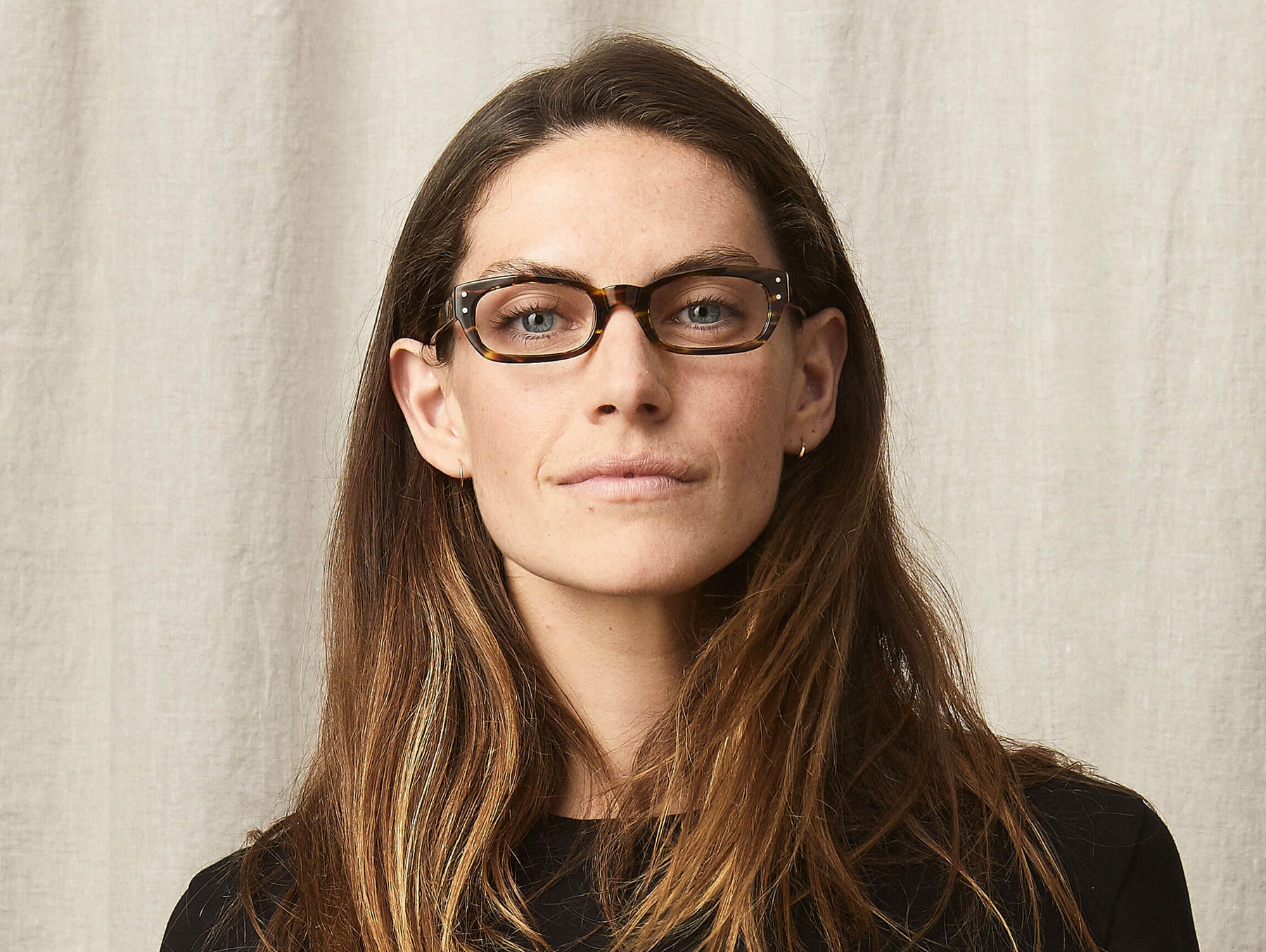 Model is wearing The BISSLE in size 48 in Amber Stripe Model is wearing The BISSLE in size 48 in Amber Stripe