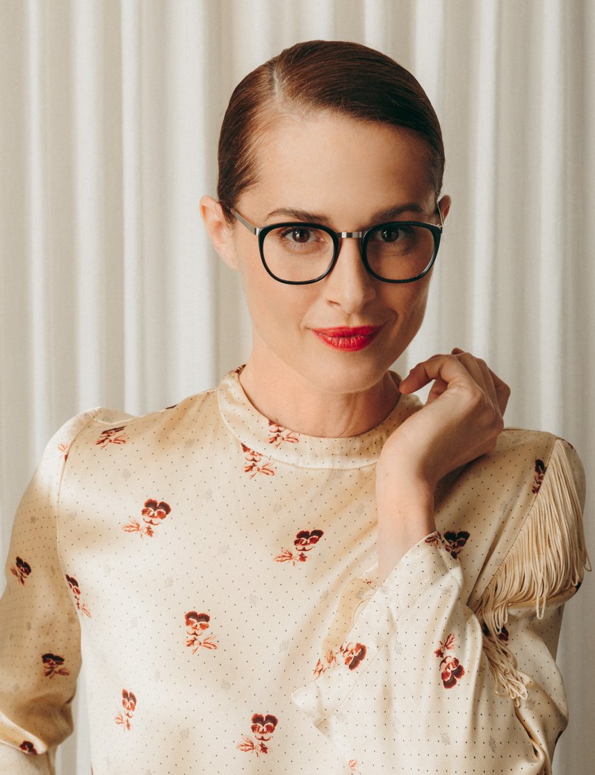 Model is wearing The BRUDE in size 48 in Black/Silver Model is wearing The BRUDE in size 48 in Black/Silver