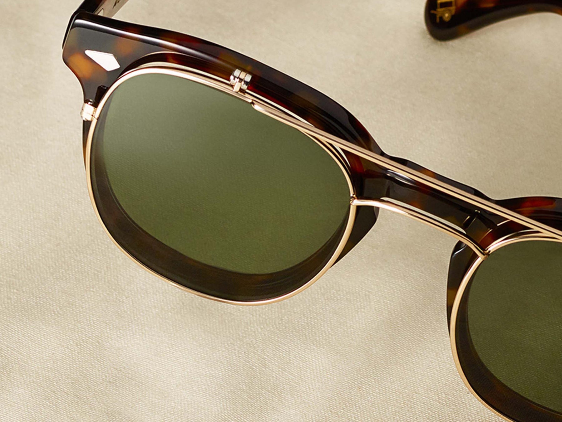 The FLIPTOSH in Tortoise with G-15 Flip Lenses The FLIPTOSH in Tortoise with G-15 Flip Lenses