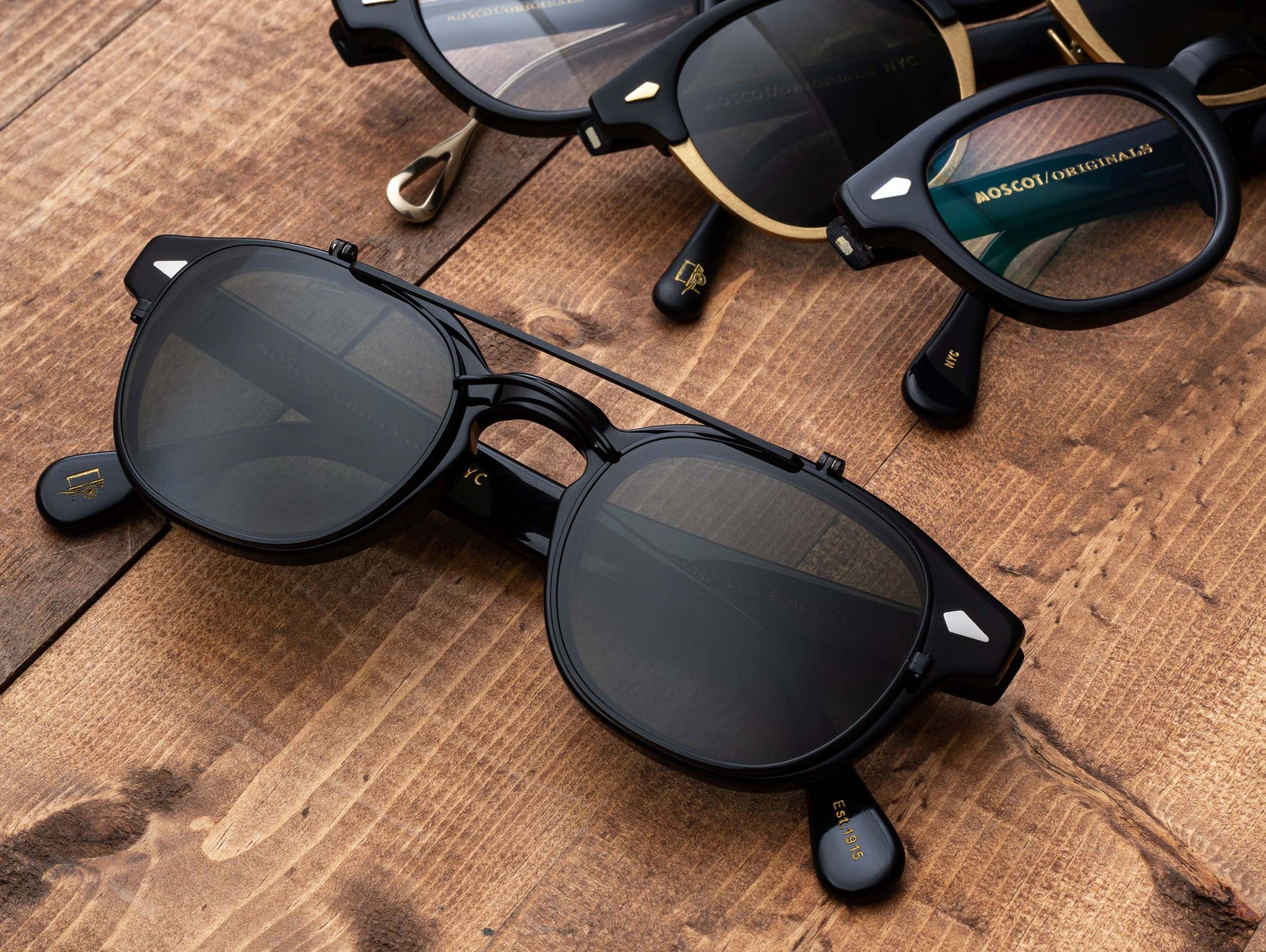 The FLIPTOSH in Black with G-15 Flip Lenses The FLIPTOSH in Black with G-15 Flip Lenses